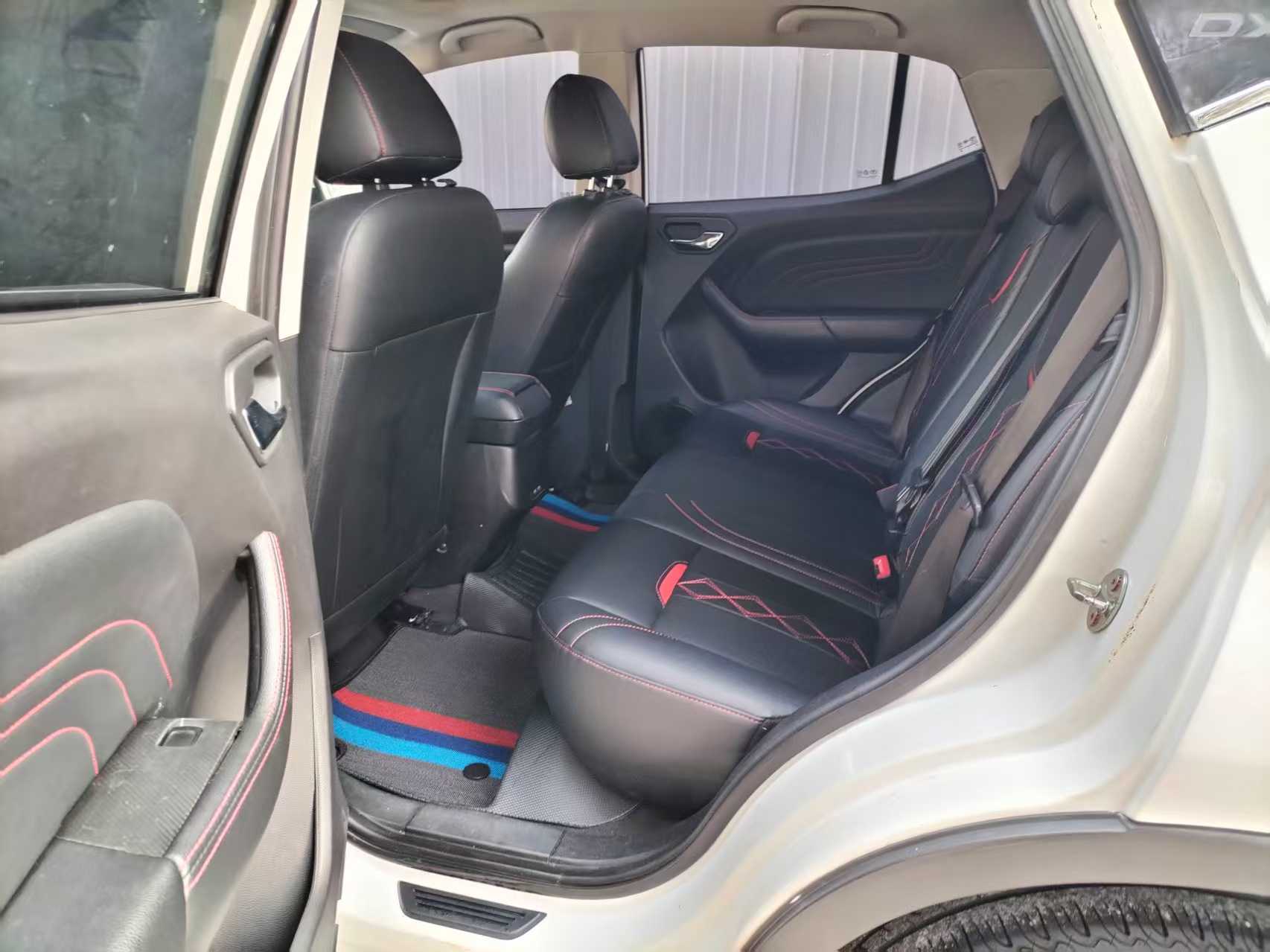 Soueast DX3 2018 car image #5