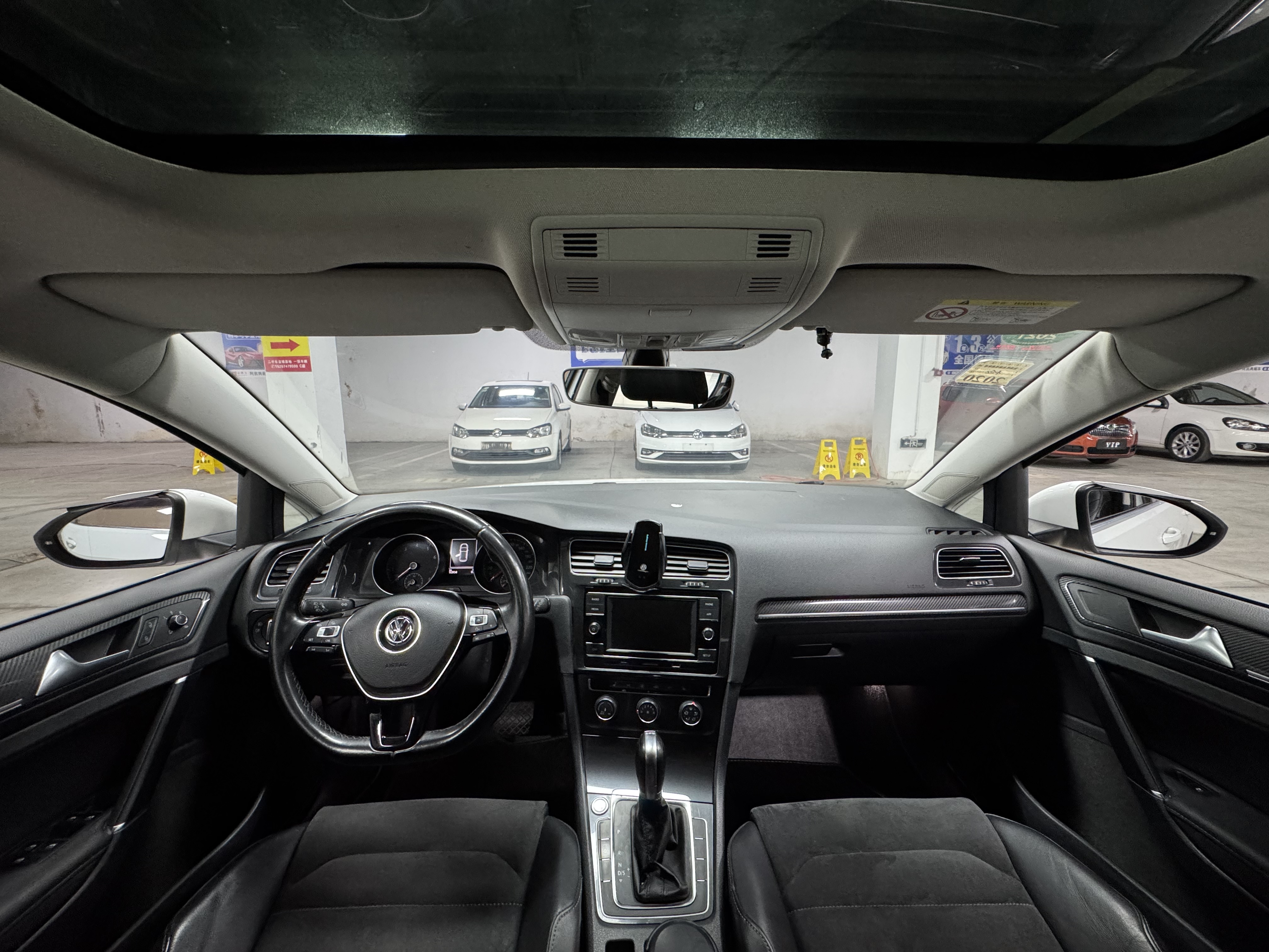 Volkswagen Golf 2018 car image #5