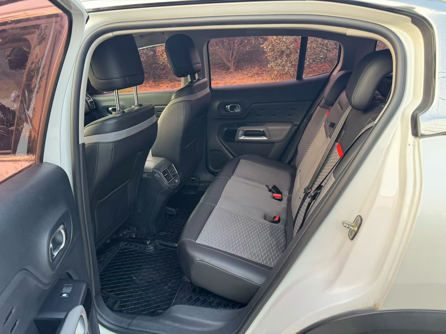 Citroen C5 AIRCROSS 2018 immagine di auto #5