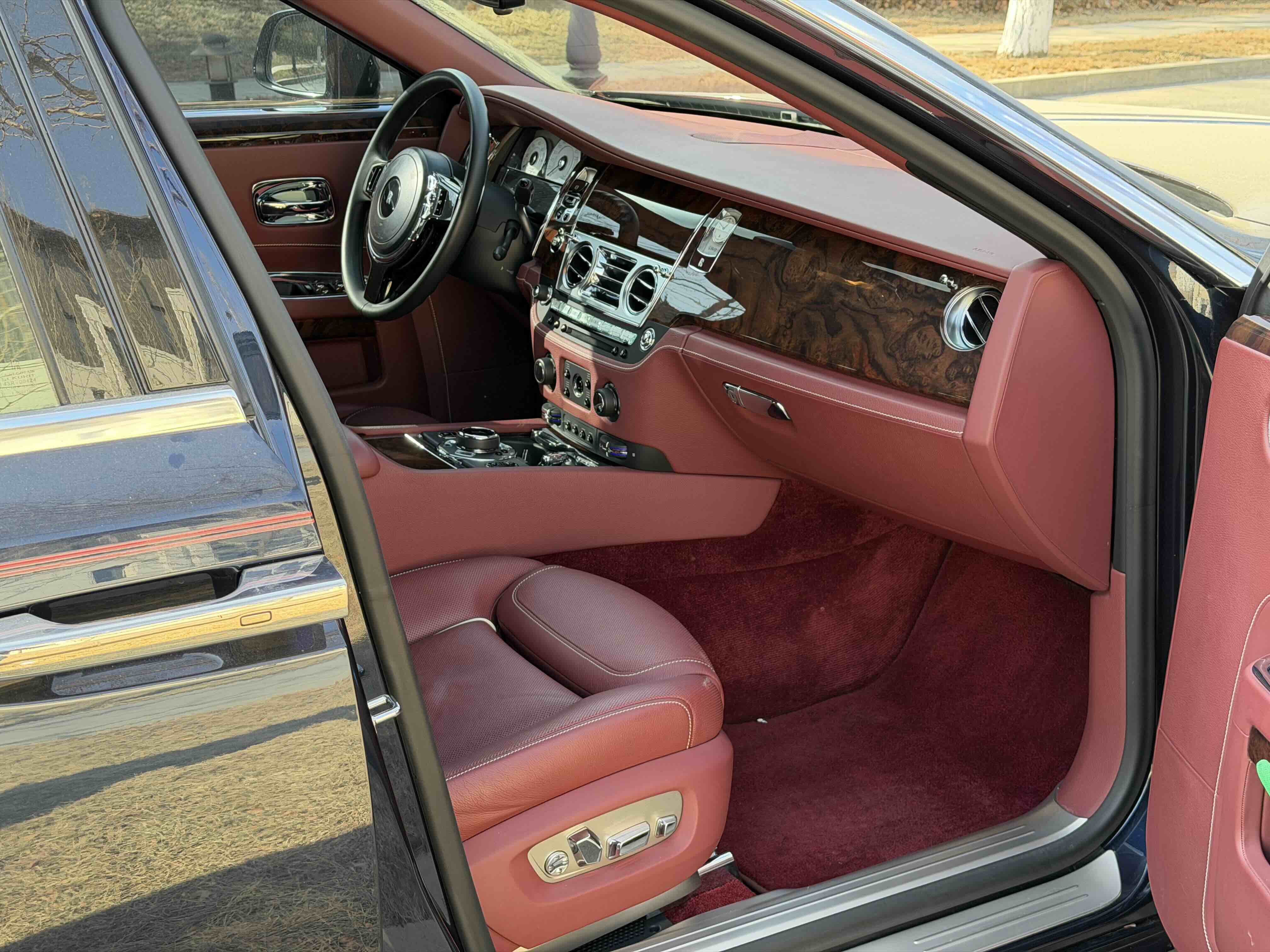 劳斯莱斯 古思特 2017 汽车图片 #5