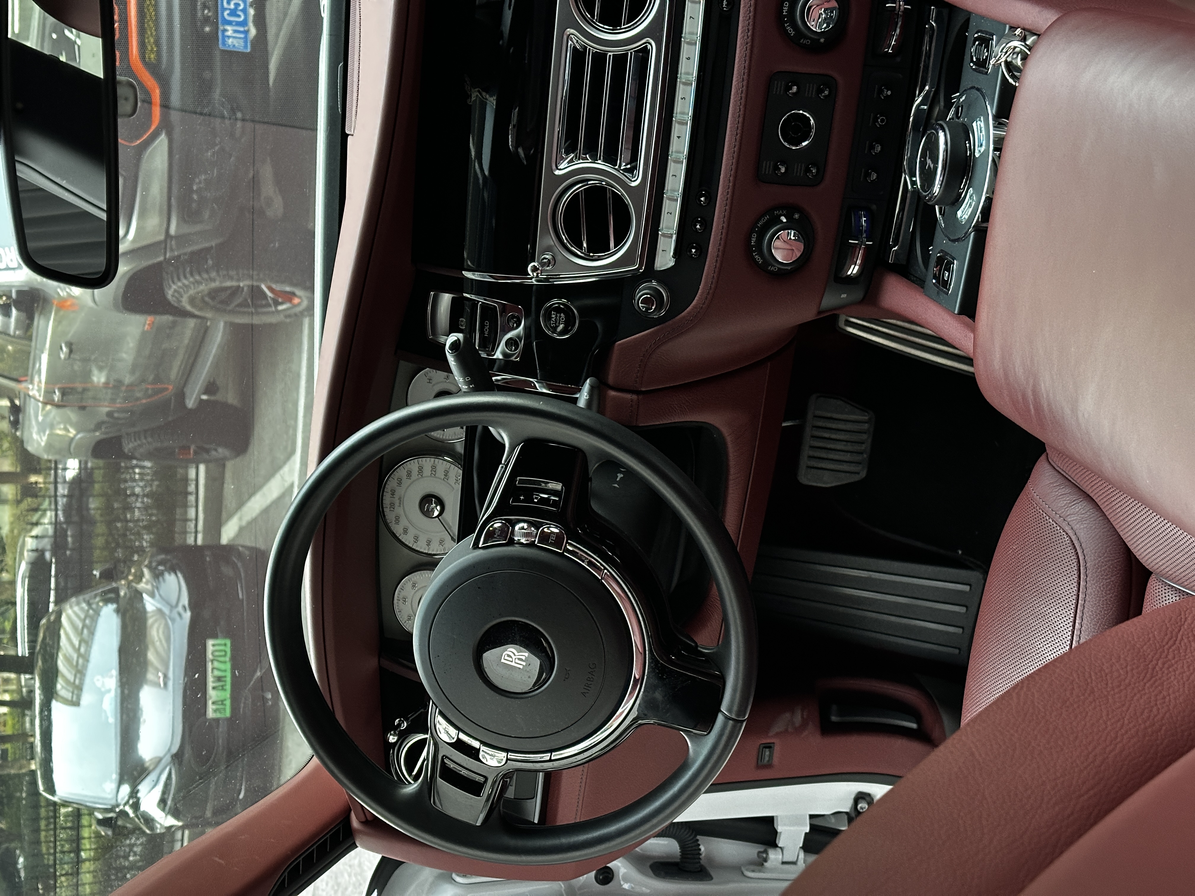 劳斯莱斯 古思特 2018 汽车图片 #5