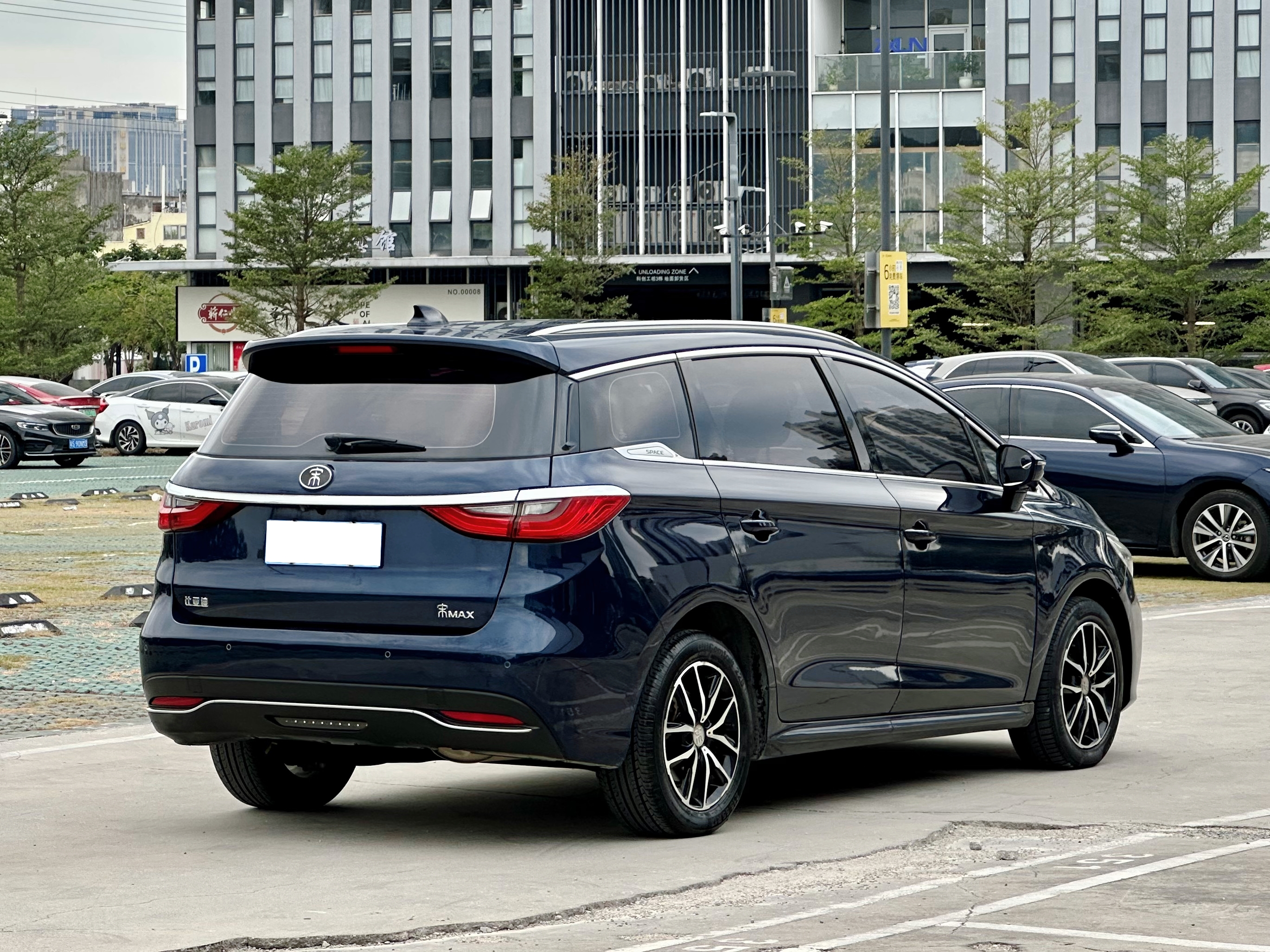 BYD Song MAX 2018 car image #5