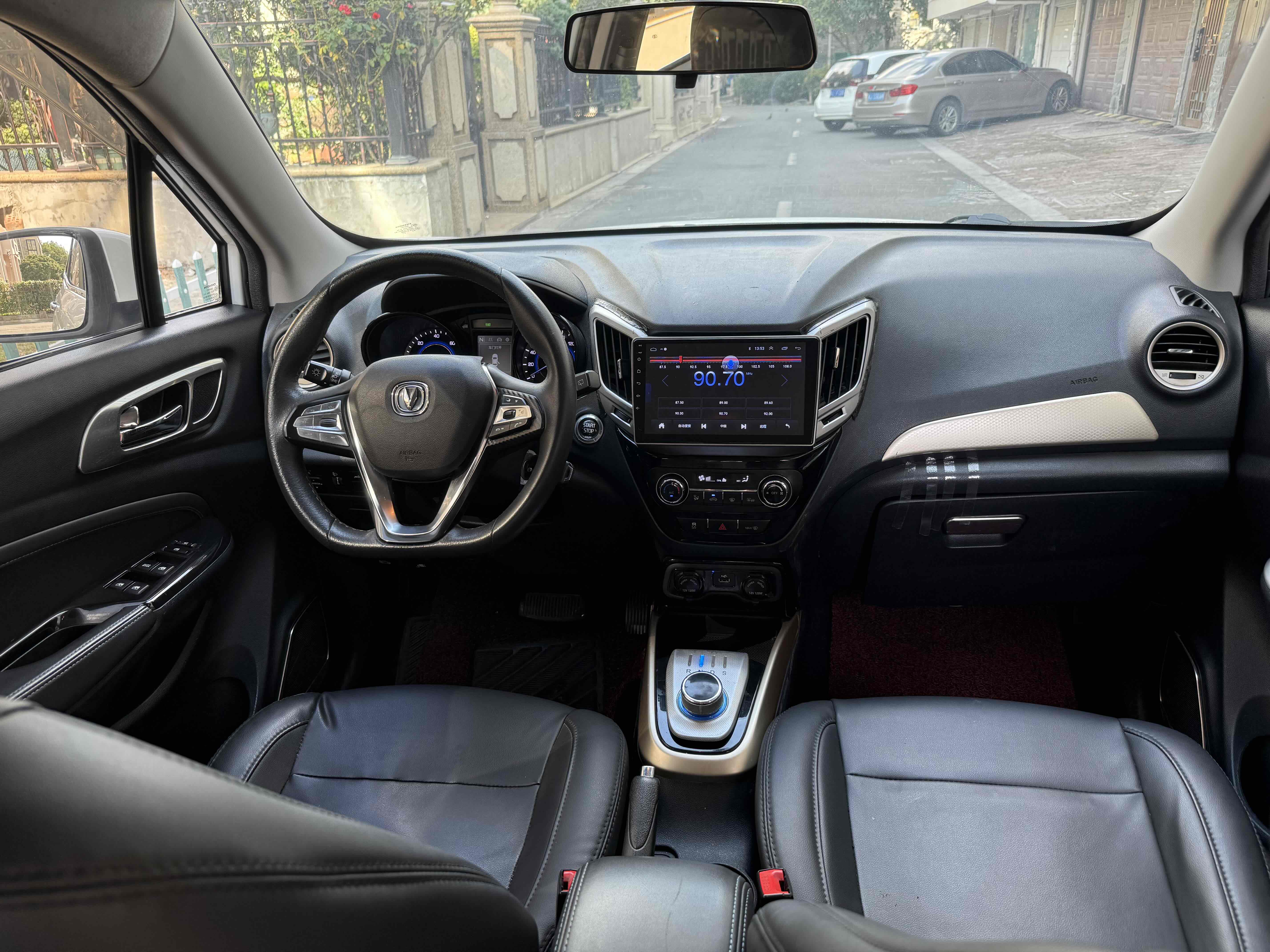 Changan CS15 EV 2019 #5 Changan CS15 EV 2019 car image #5