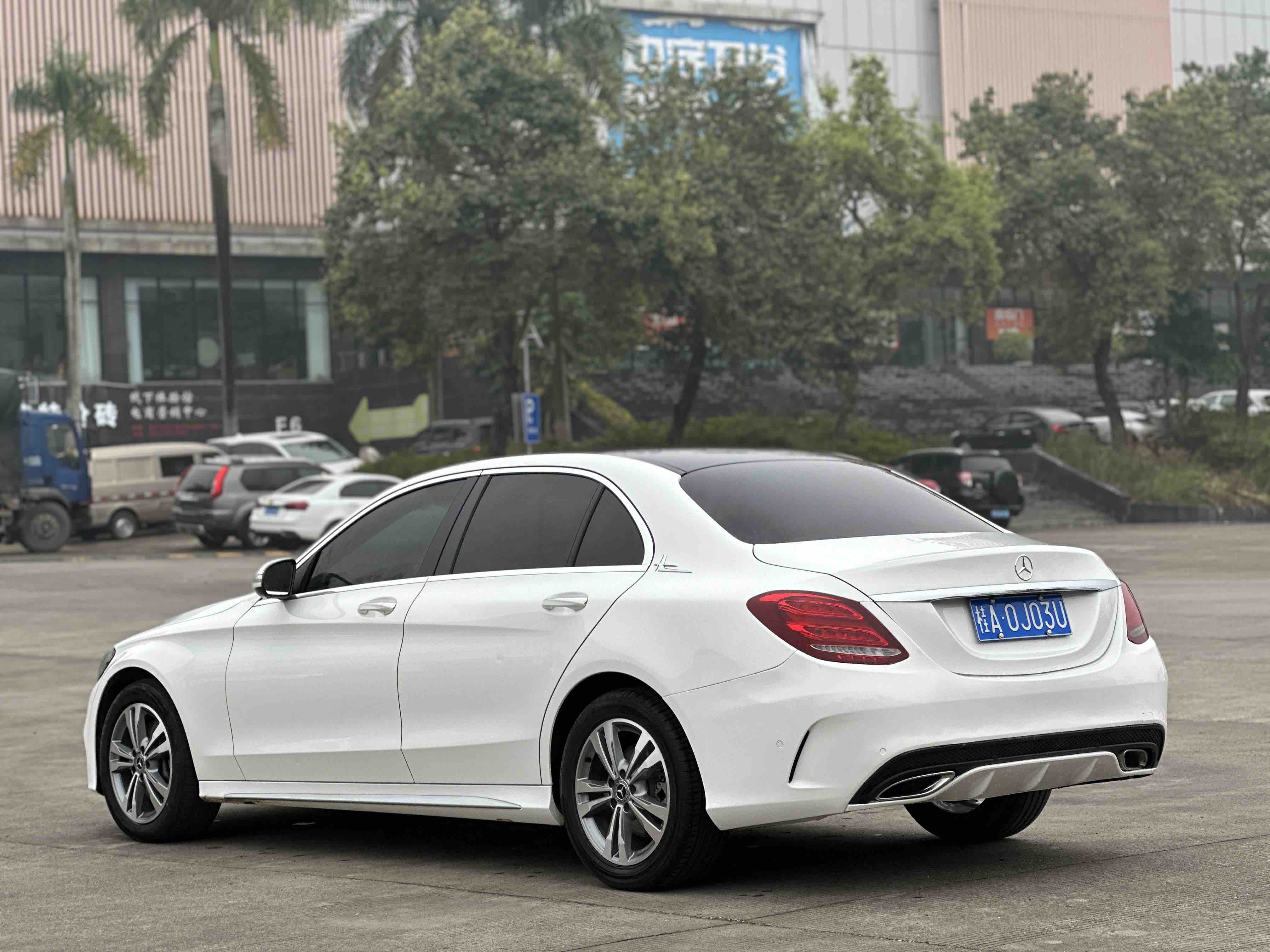 Mercedes-Benz C Class 2018 car image #5