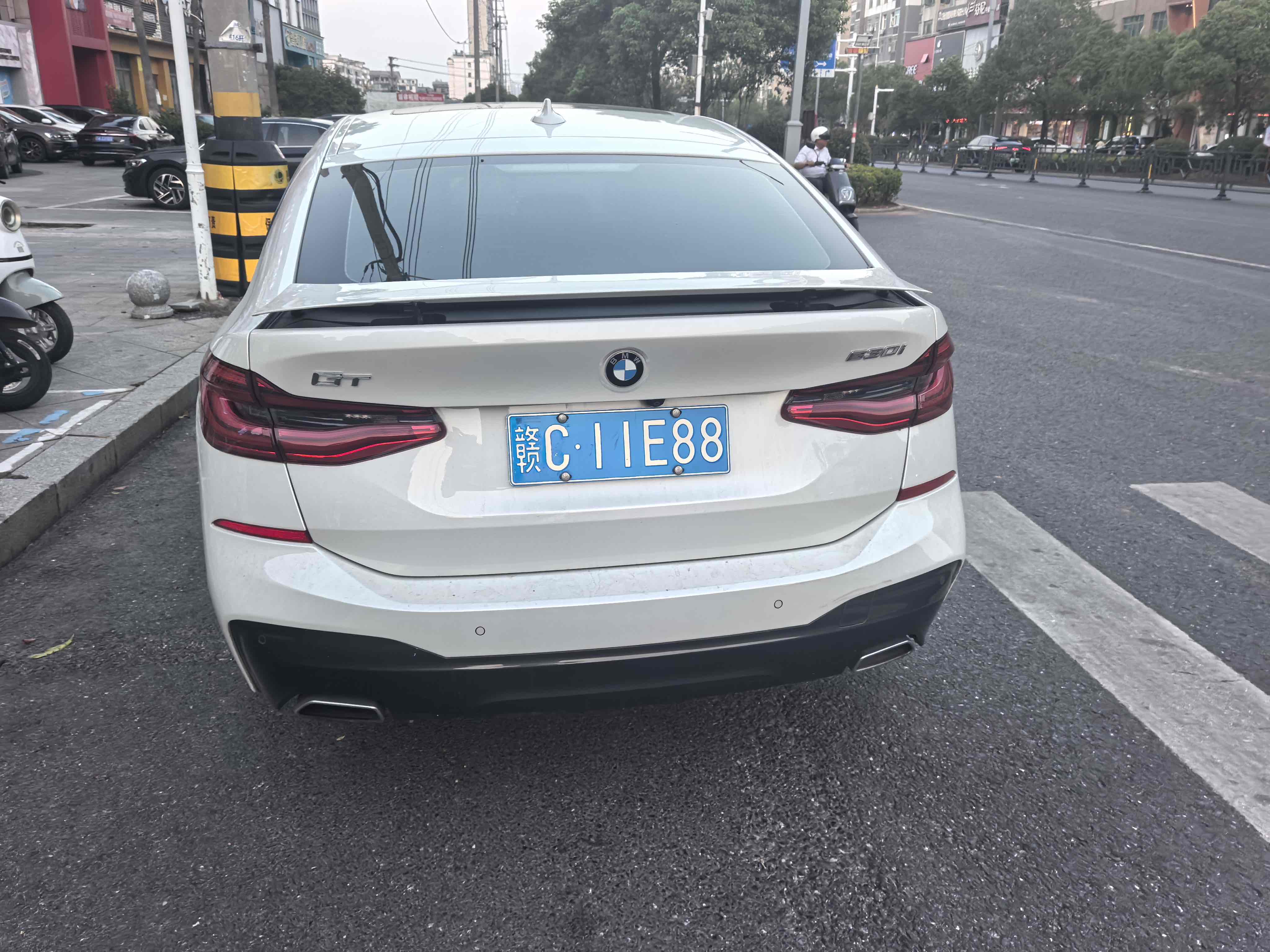 BMW 6 Series GT 2020 #5 BMW 6 Series GT 2020 car image #5