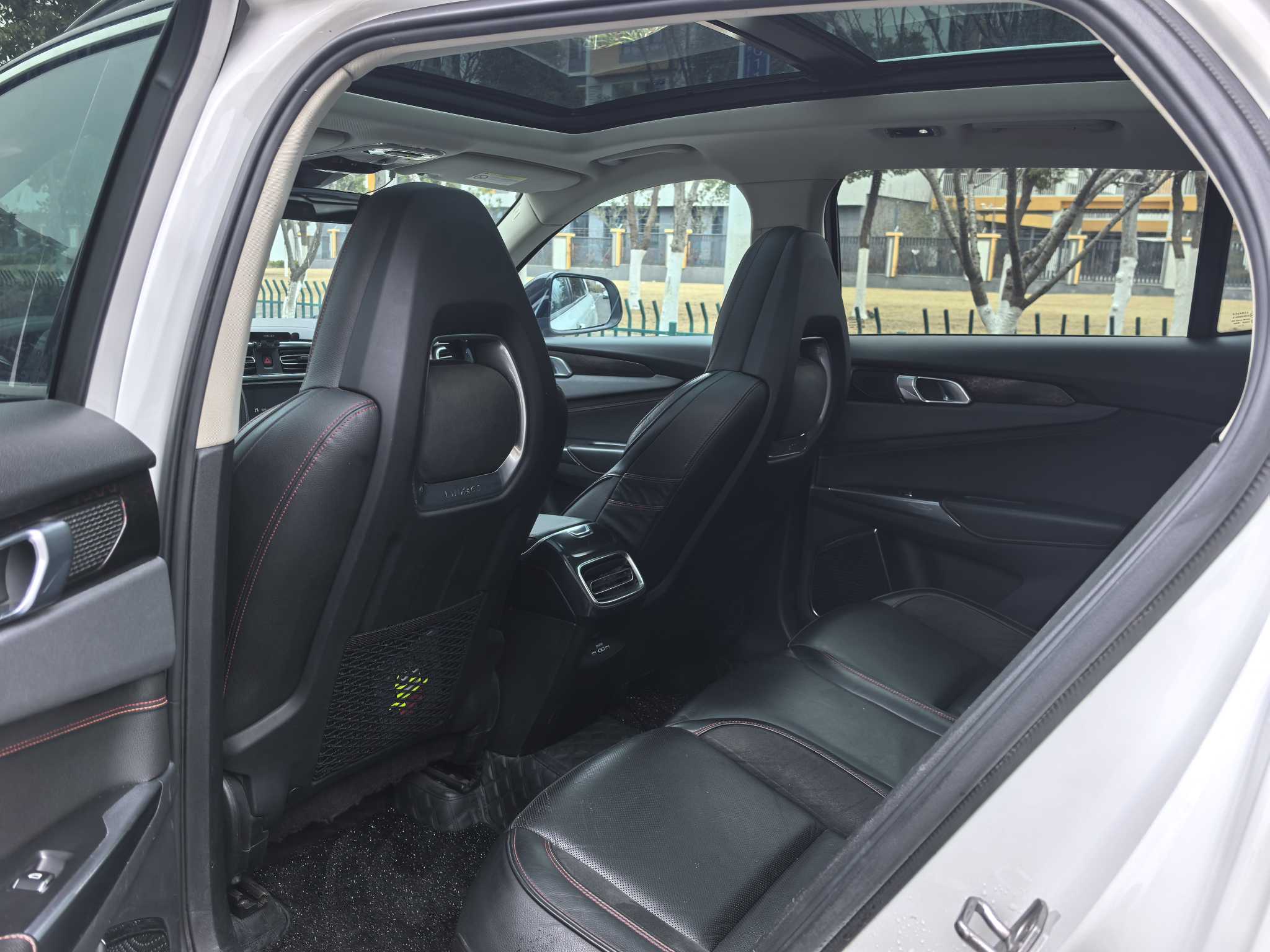 Lynk & Co 2018 car image #5