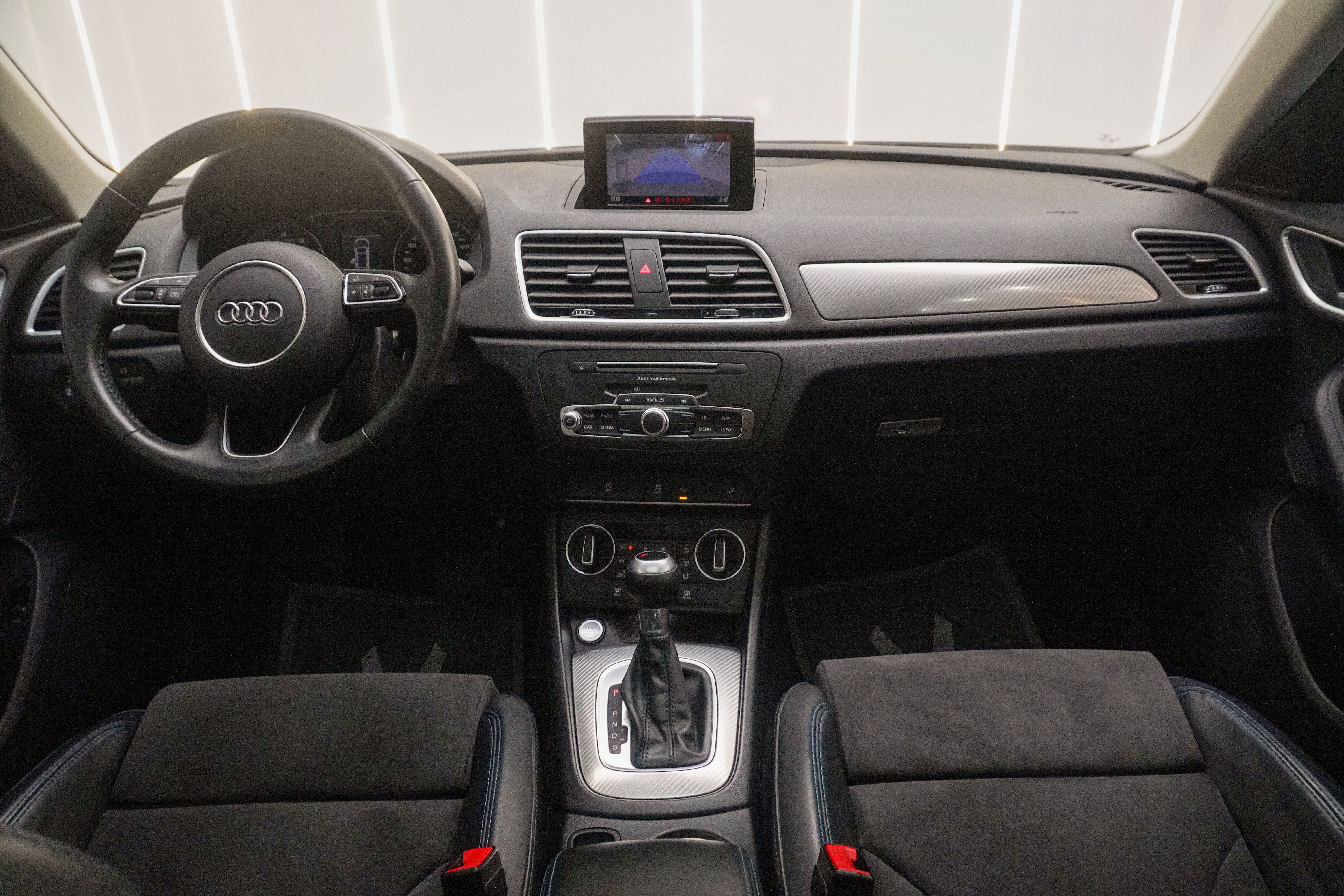Audi Q3 2018 car image #5