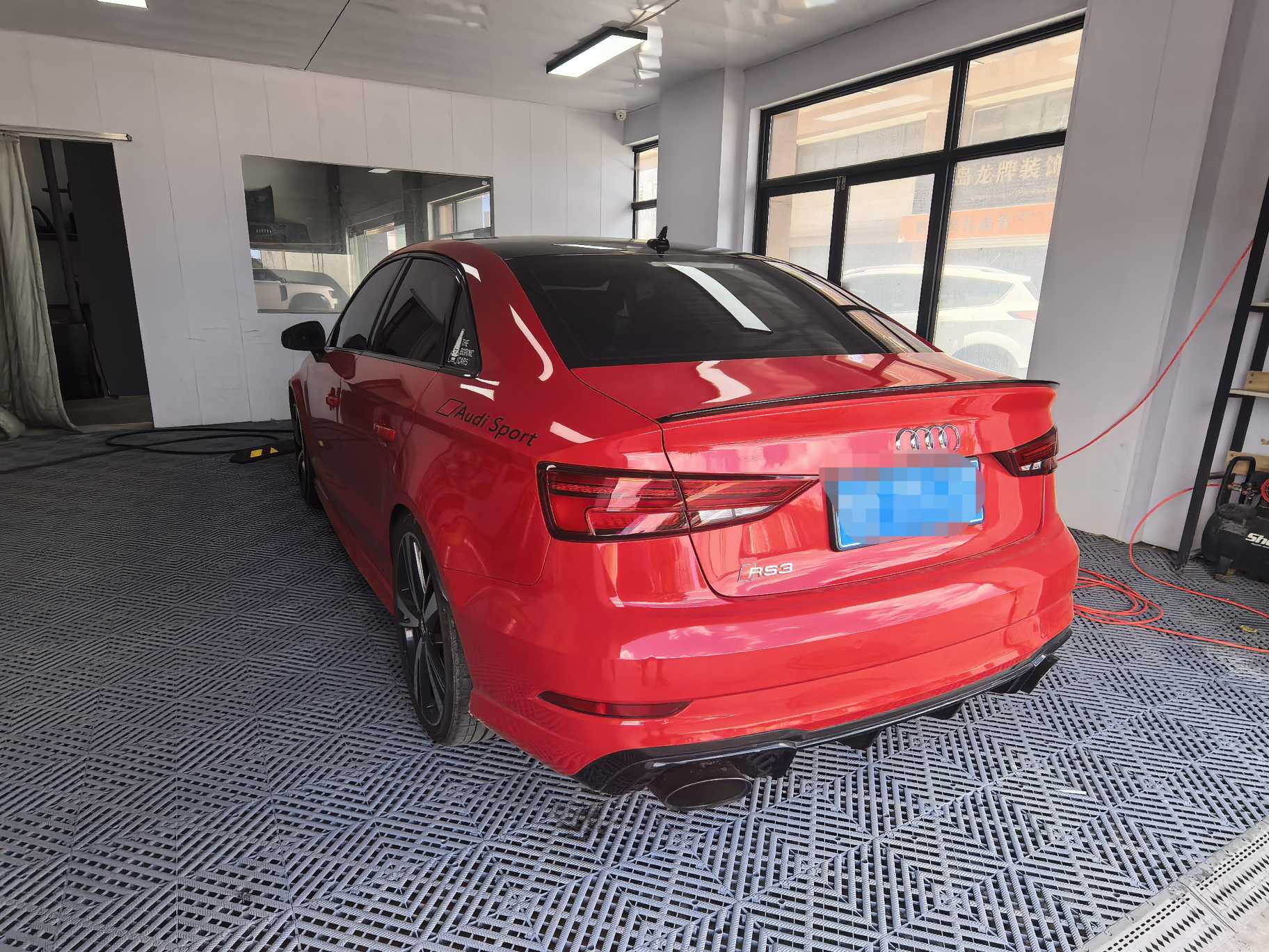 Audi RS 3 2018 car image #5