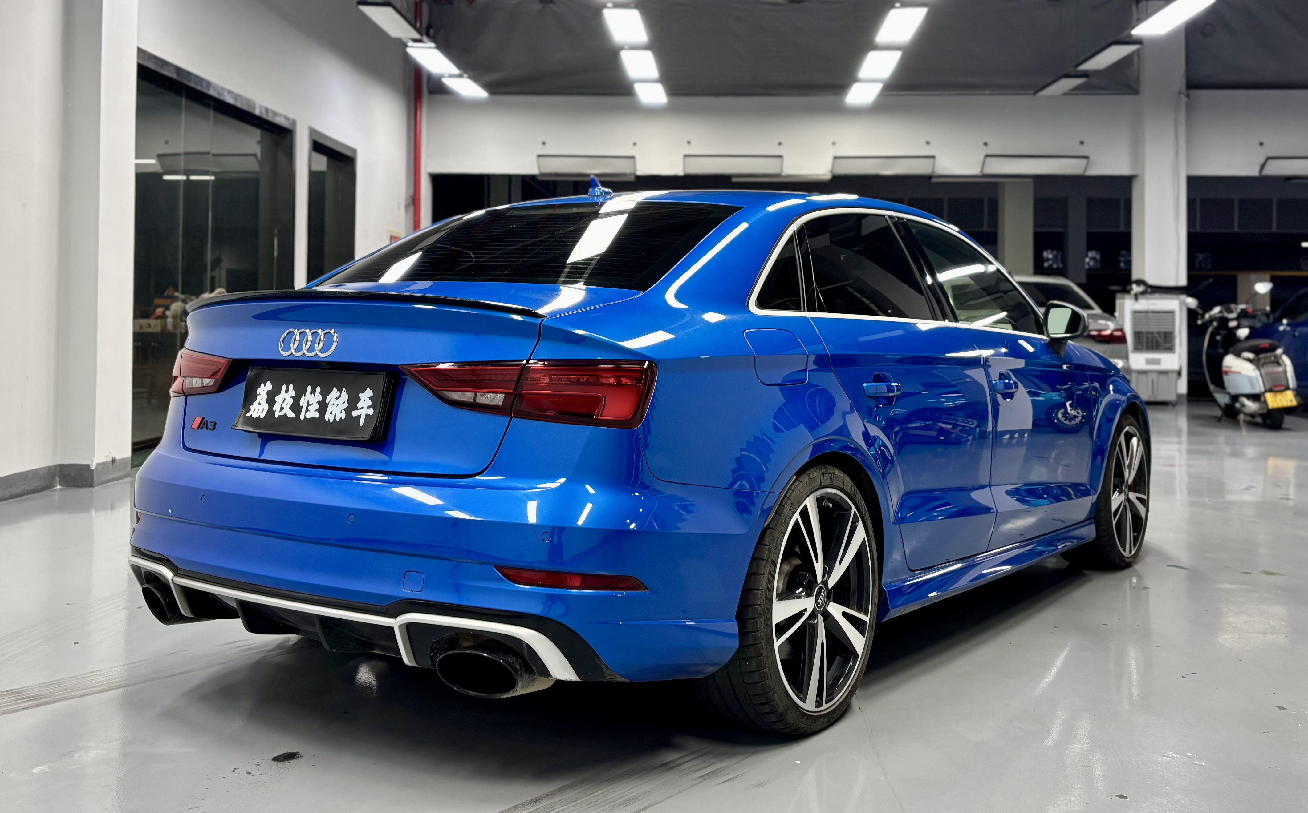 Audi RS 3 2019 صورة سيارة #5