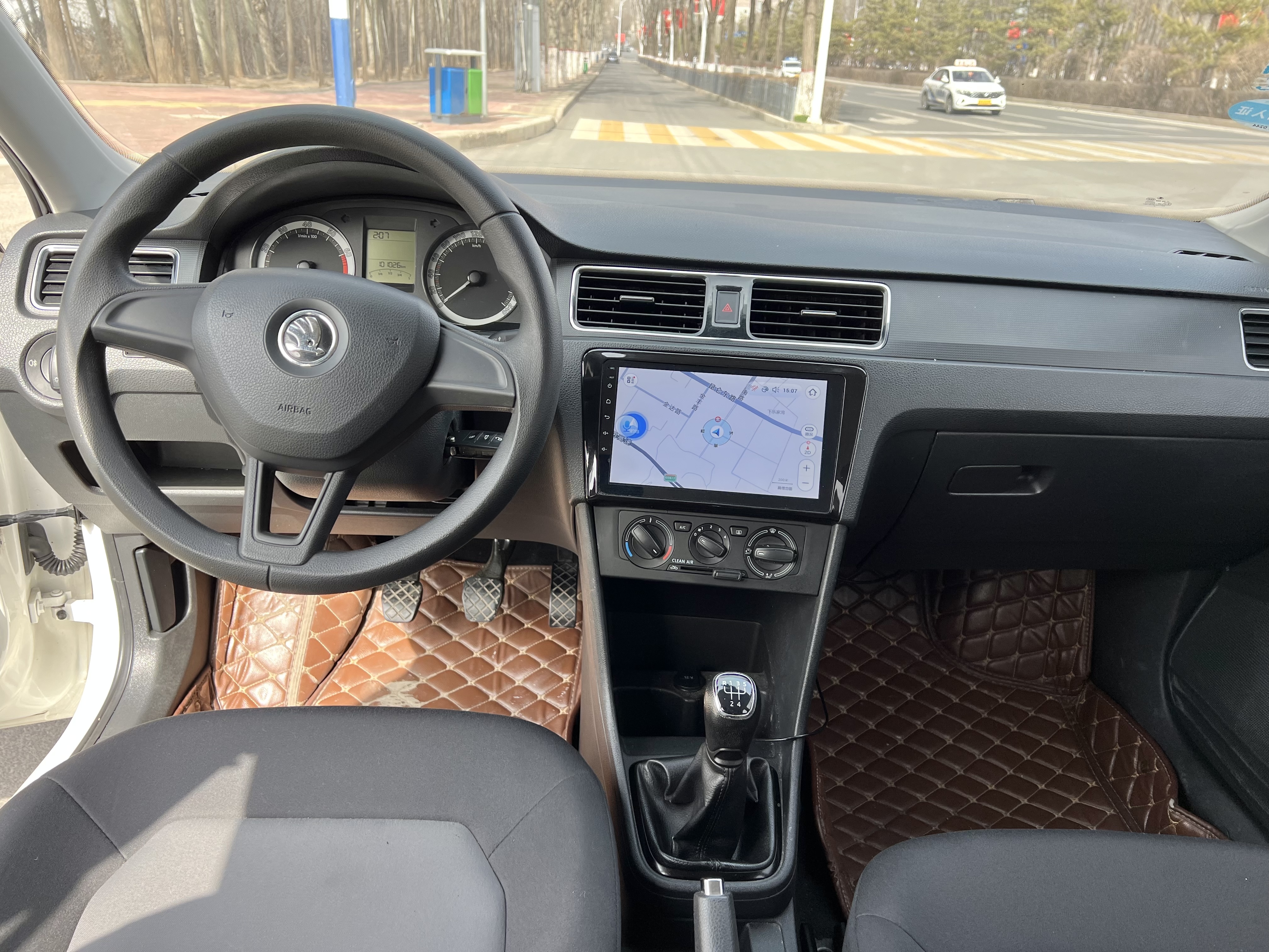 Skoda Rapid 2018 car image #5