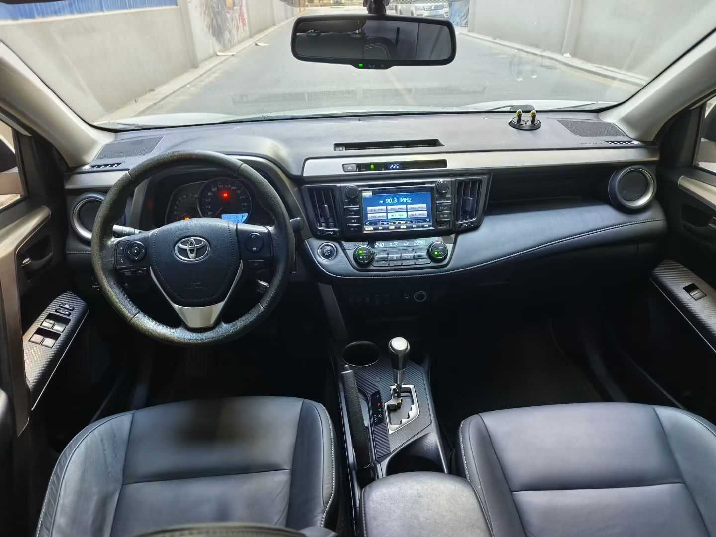 Toyota RAV4 2015 #5 Toyota RAV4 2015 car image #5