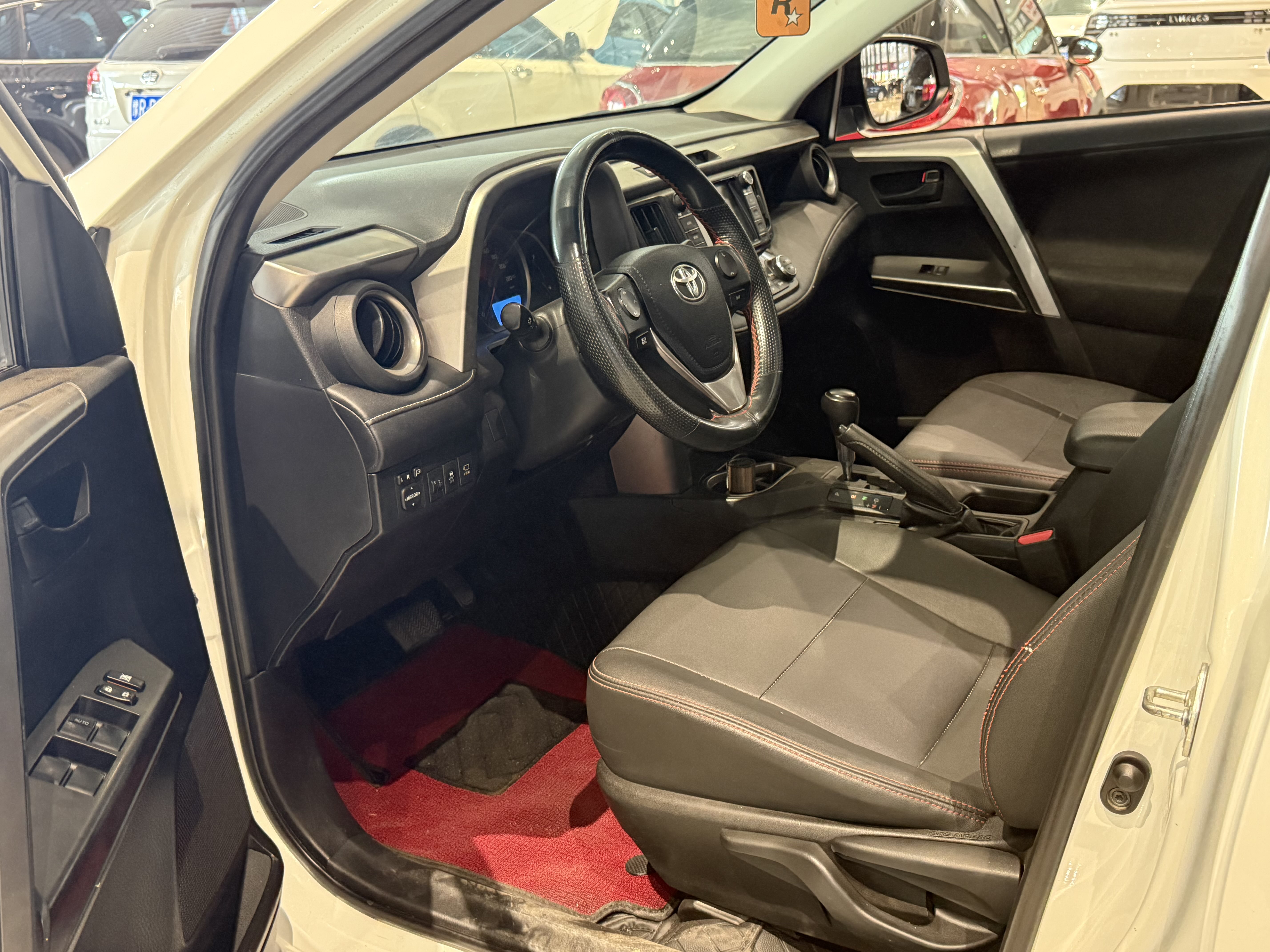 Toyota RAV4 2018 car image #5