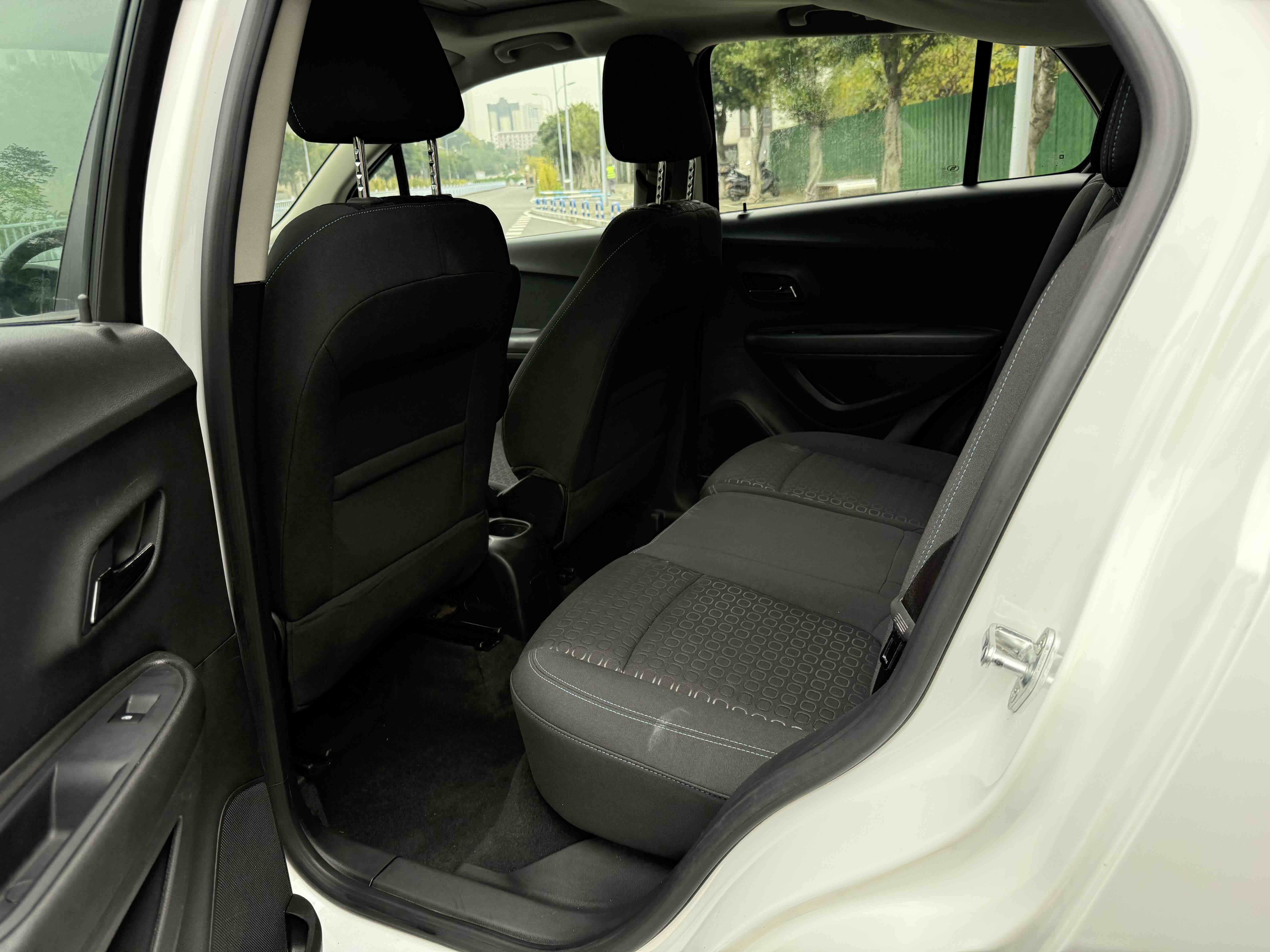 Chevrolet Tracker 2015 #5 Chevrolet Tracker 2015 car image #5