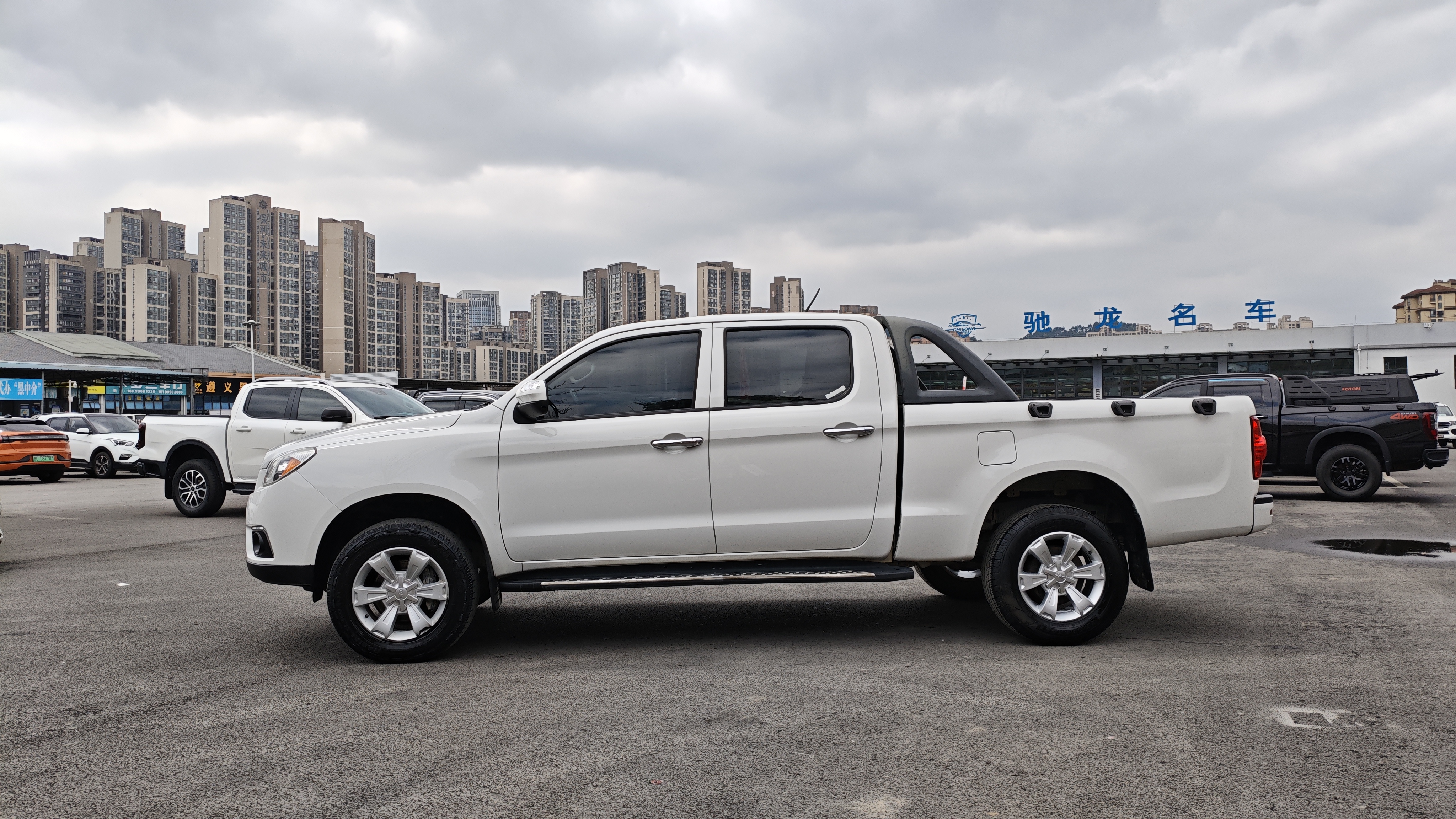 JAC 2019 car image #5