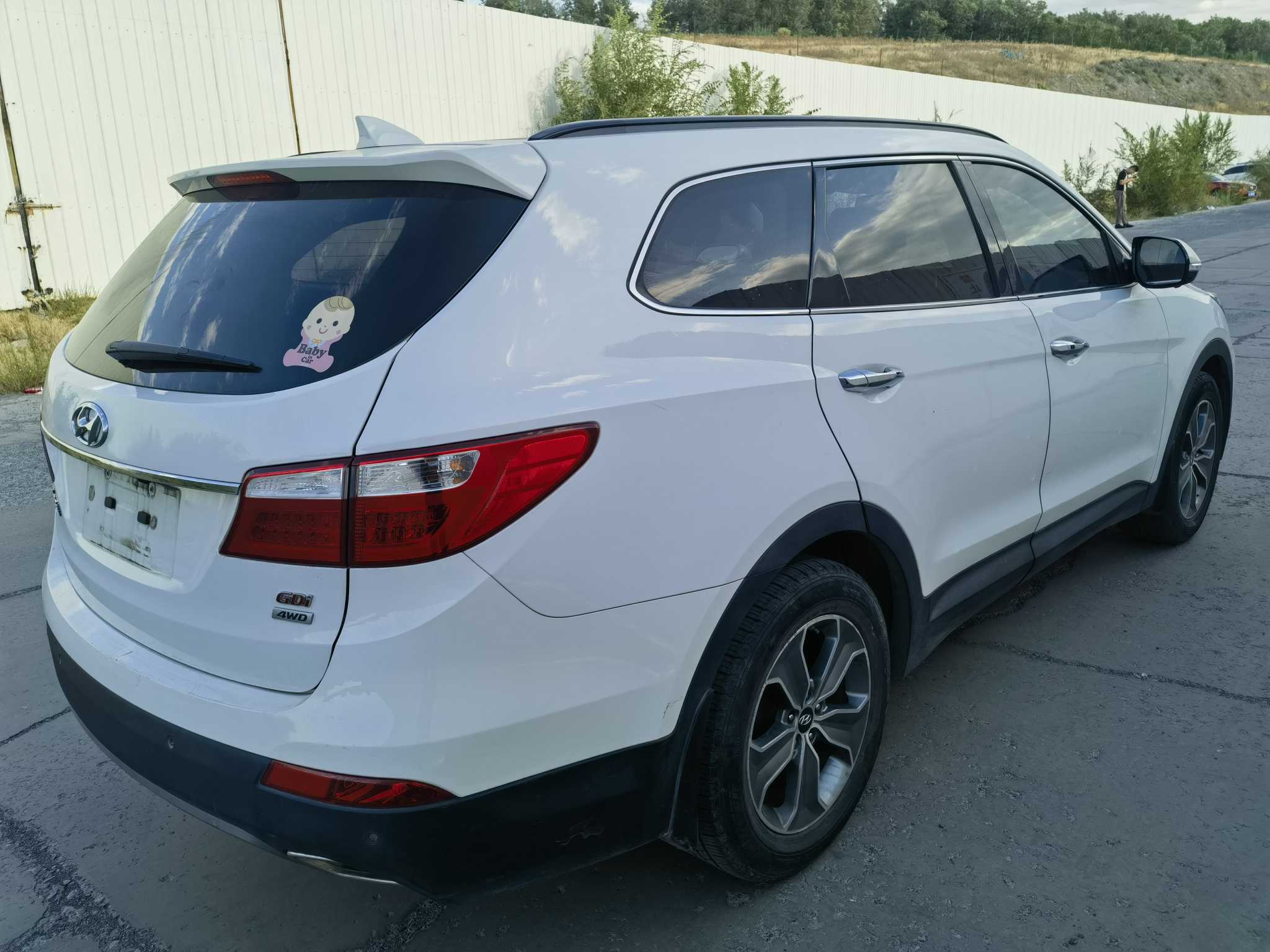 Hyundai Grand Santa Fe 2016 car image #5