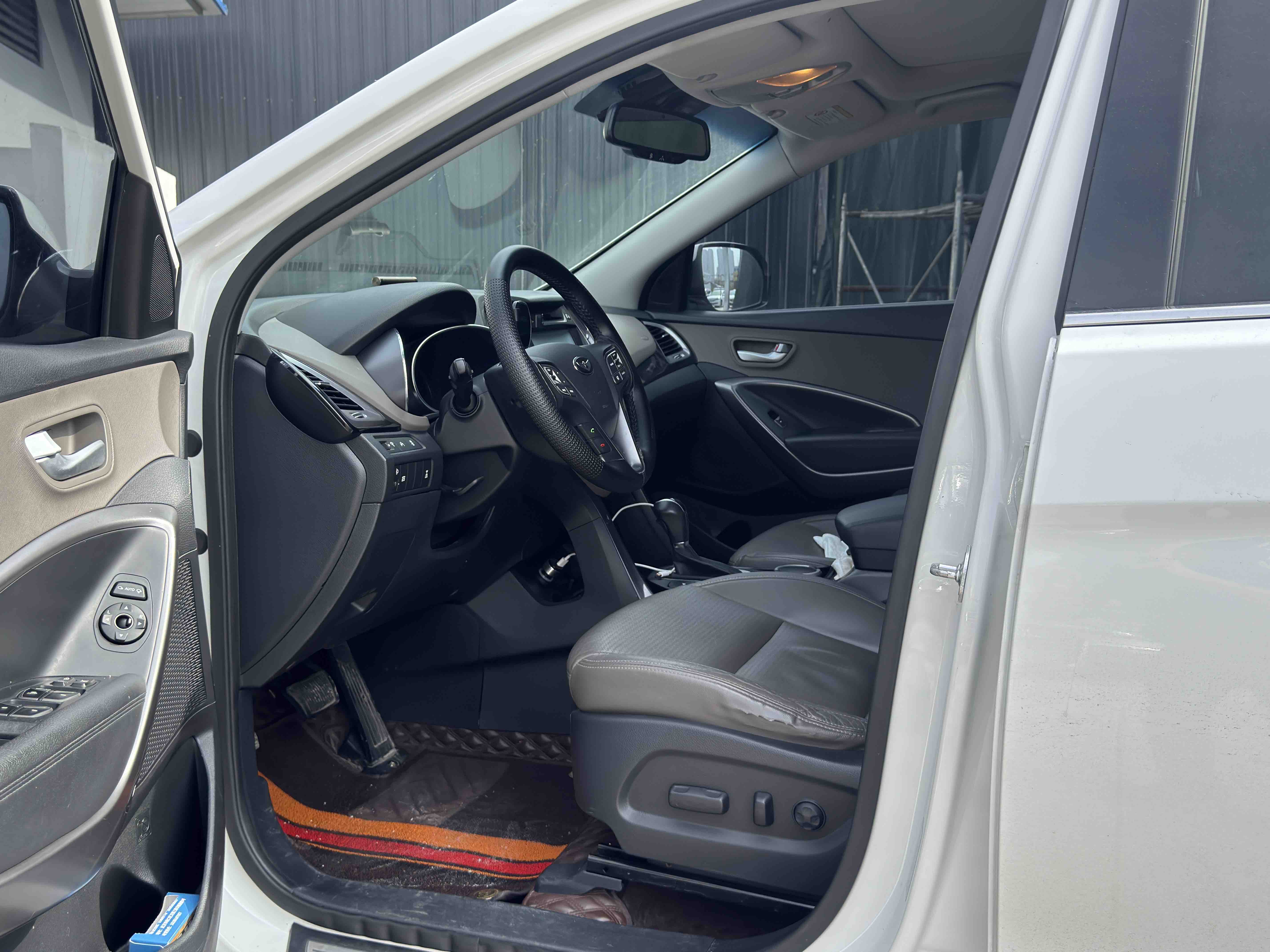 Hyundai Grand Santa Fe 2014 car image #5