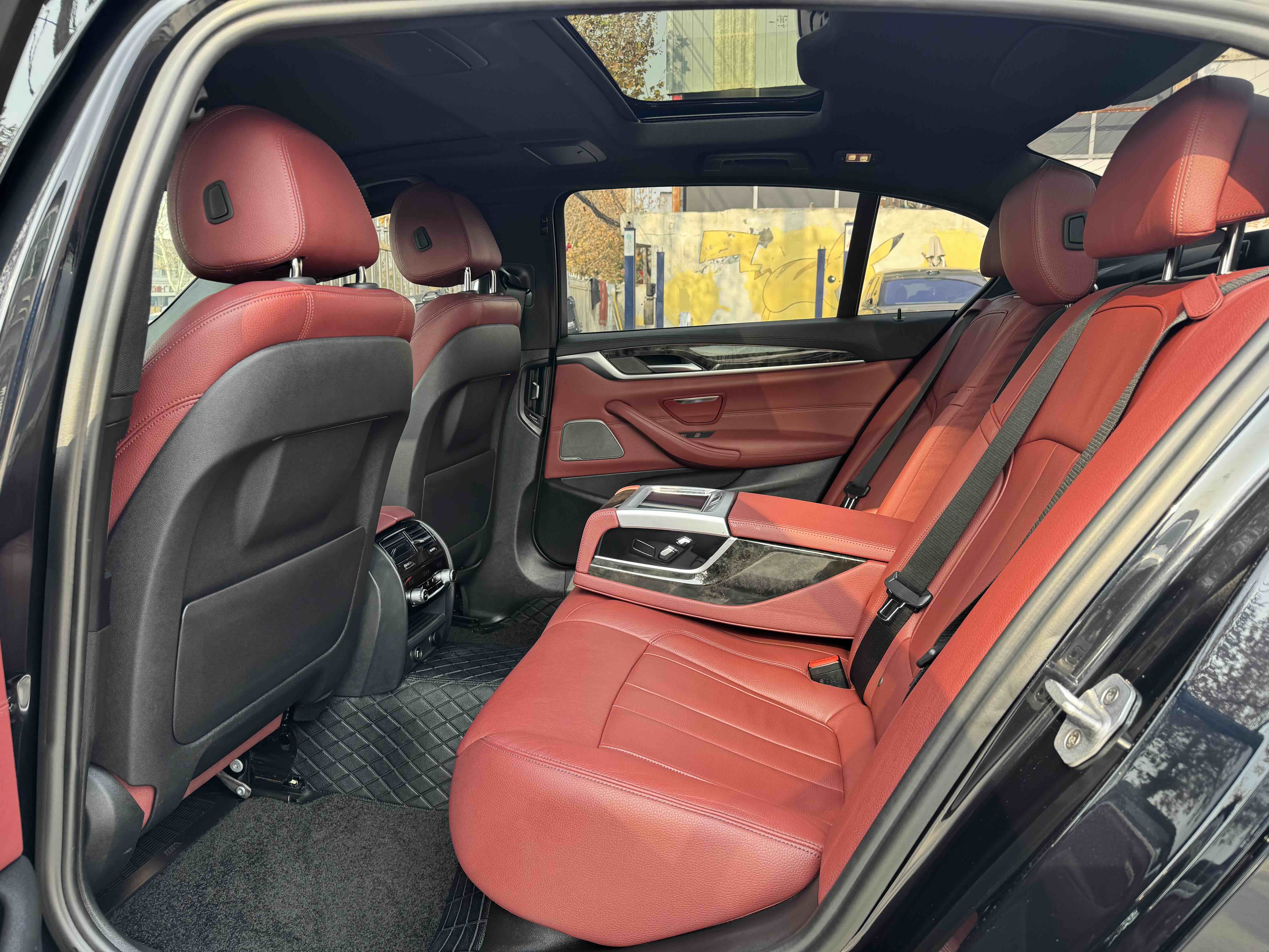 BMW 5 Series 2018 #5 BMW 5 Series 2018 car image #5