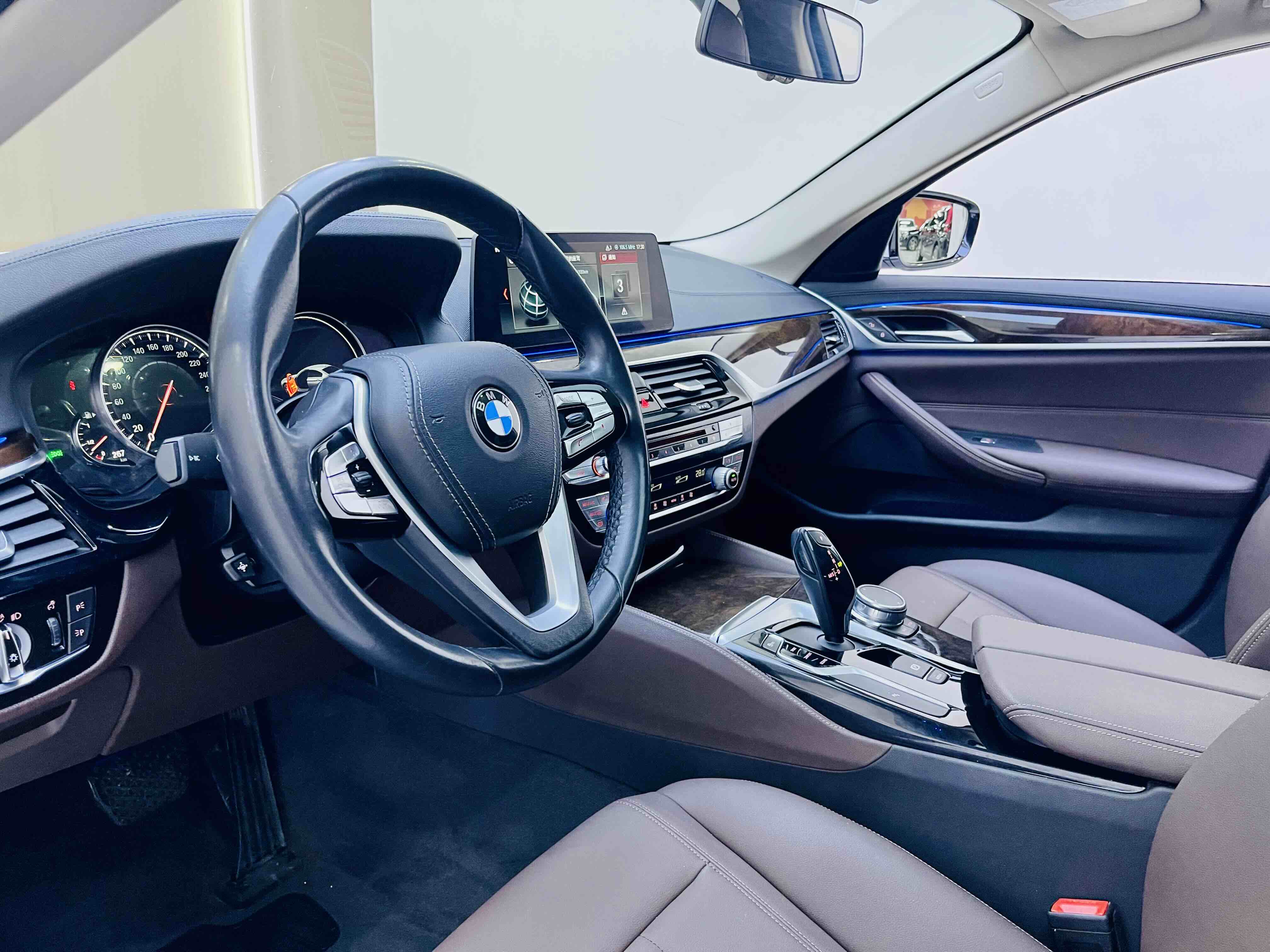 BMW 5 Series 2018 #5 BMW 5 Series 2018 car image #5
