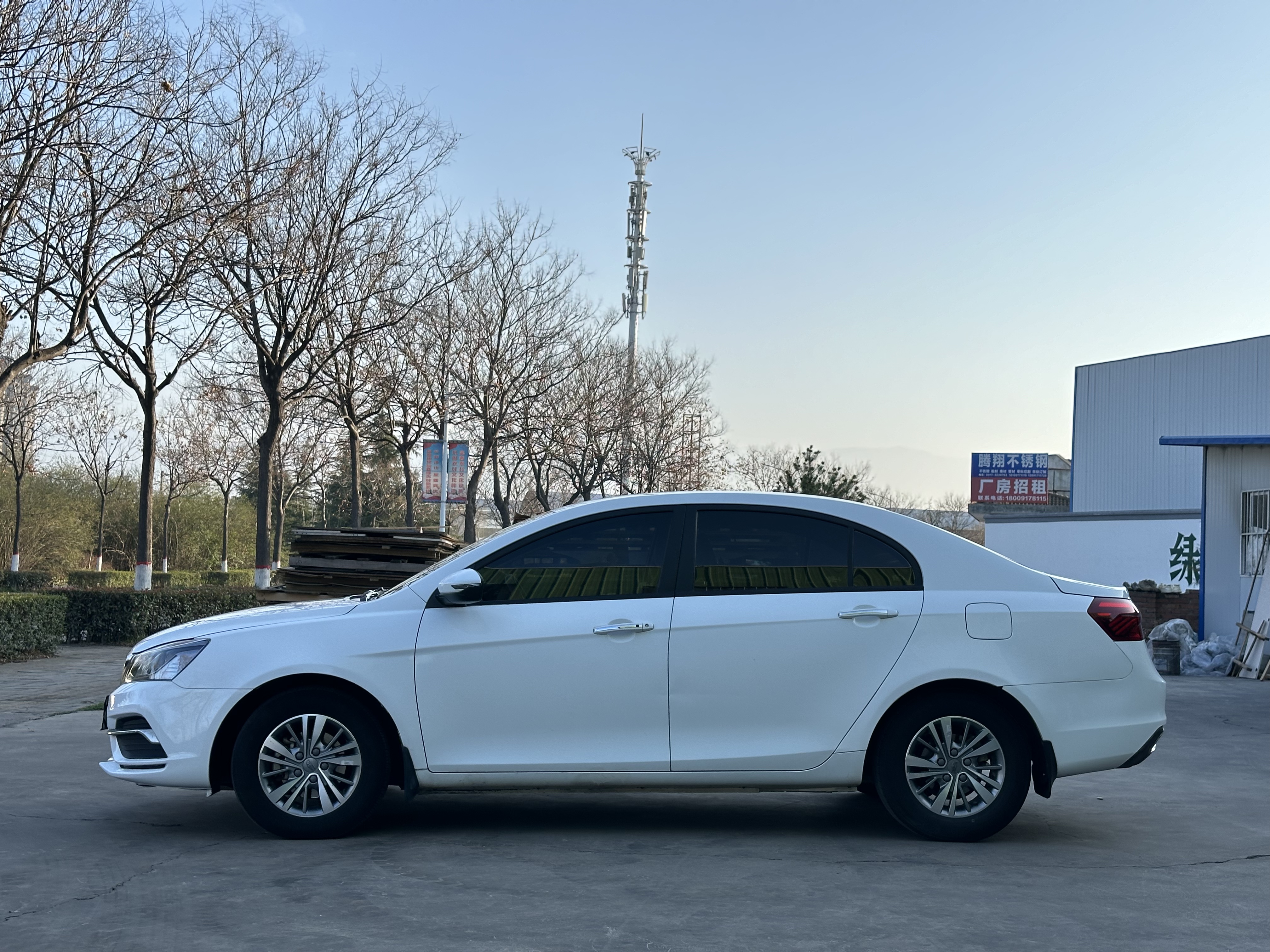 GEELY Emgrand 2018 car image #5
