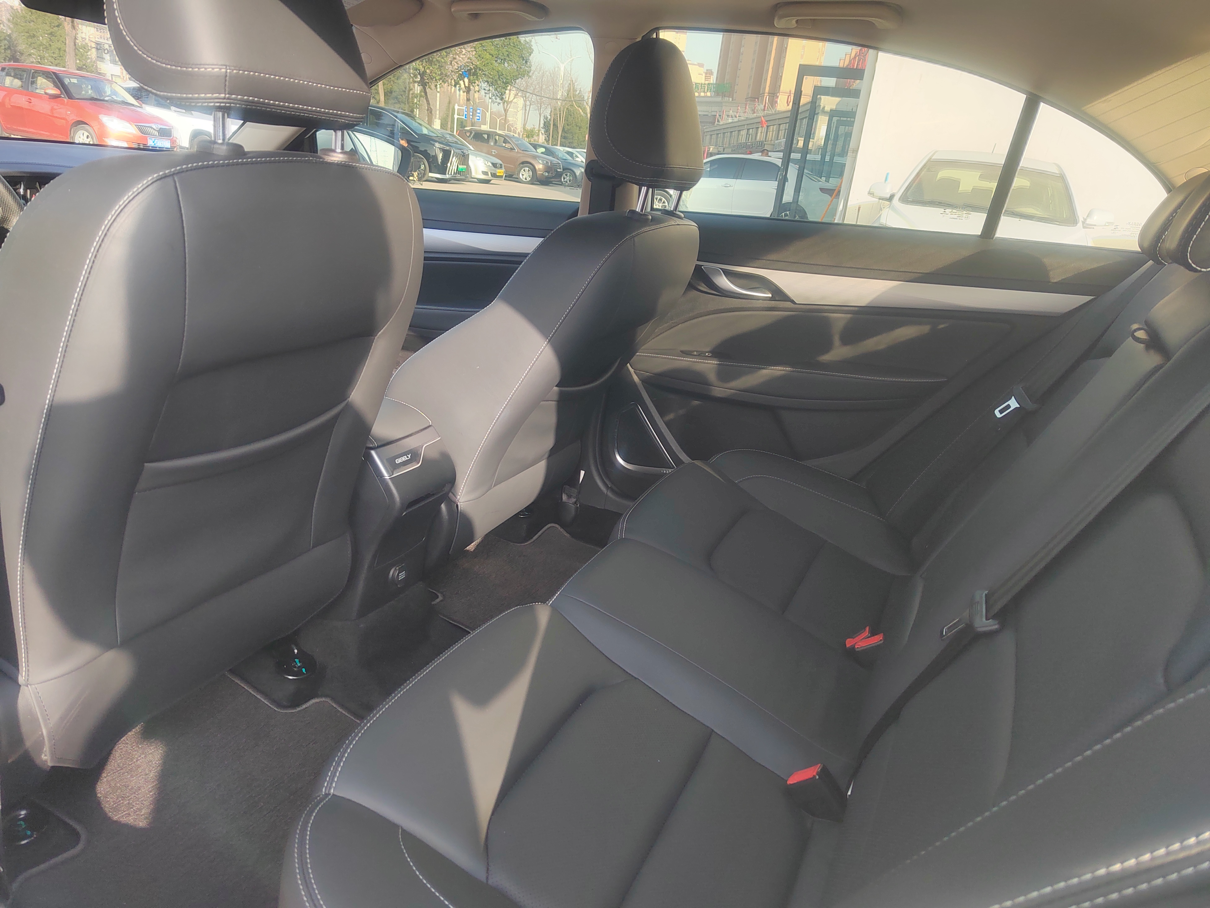 Emgrand 2018 #5 Emgrand 2018 car image #5