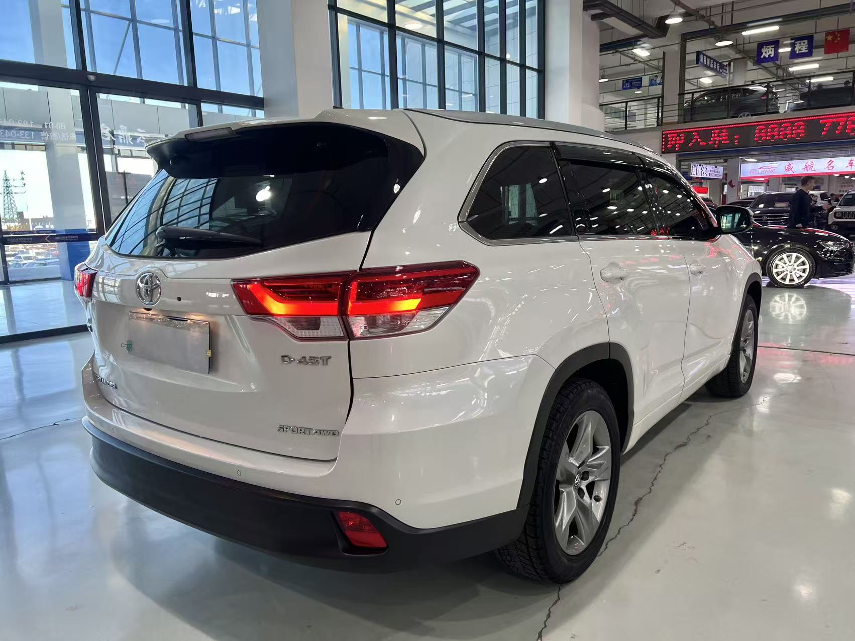 Toyota Highlander 2020 car image #5
