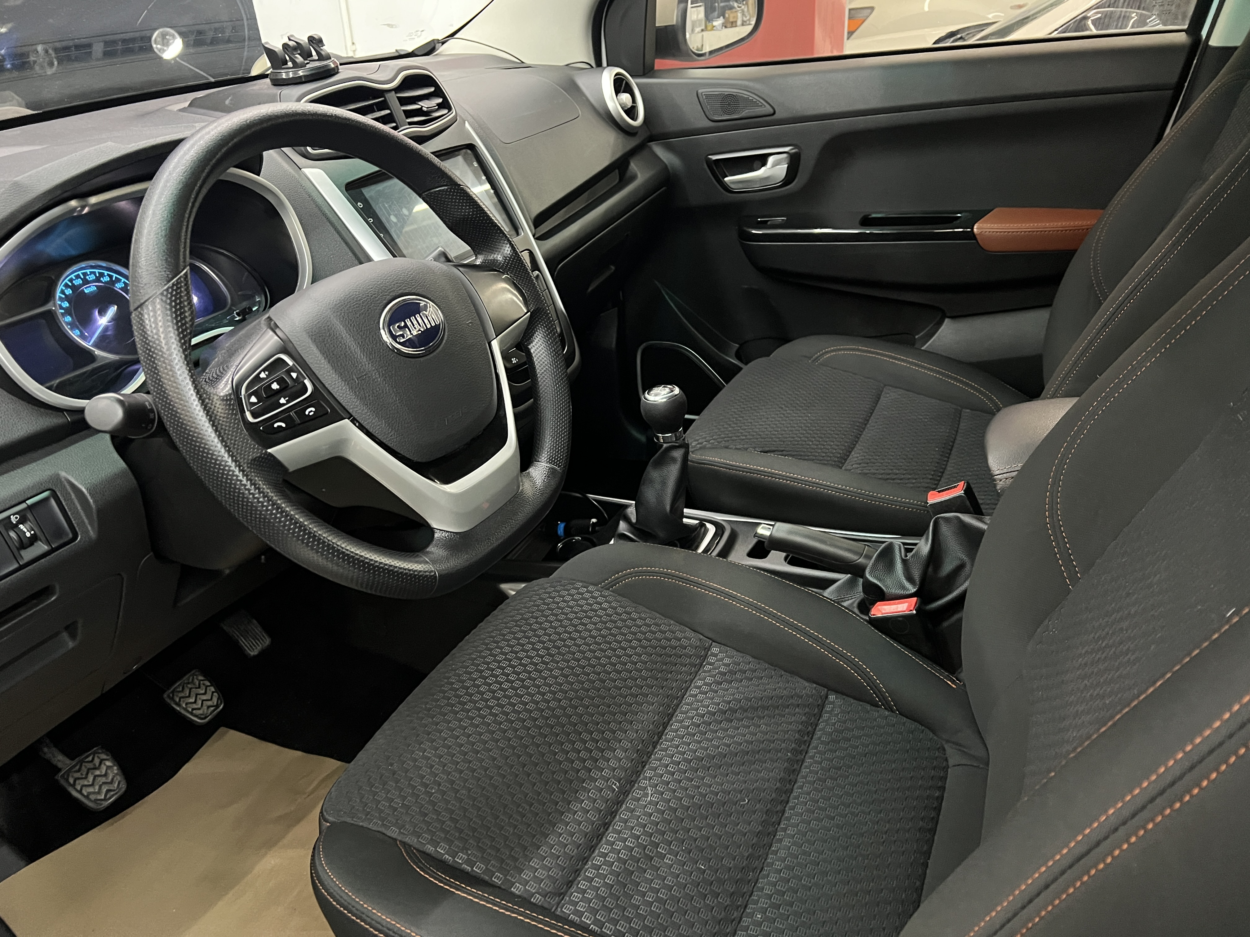 SWM斯威汽车 SWM斯威X3 2019 #5 SWM斯威汽车 SWM斯威X3 2019 汽车图片 #5