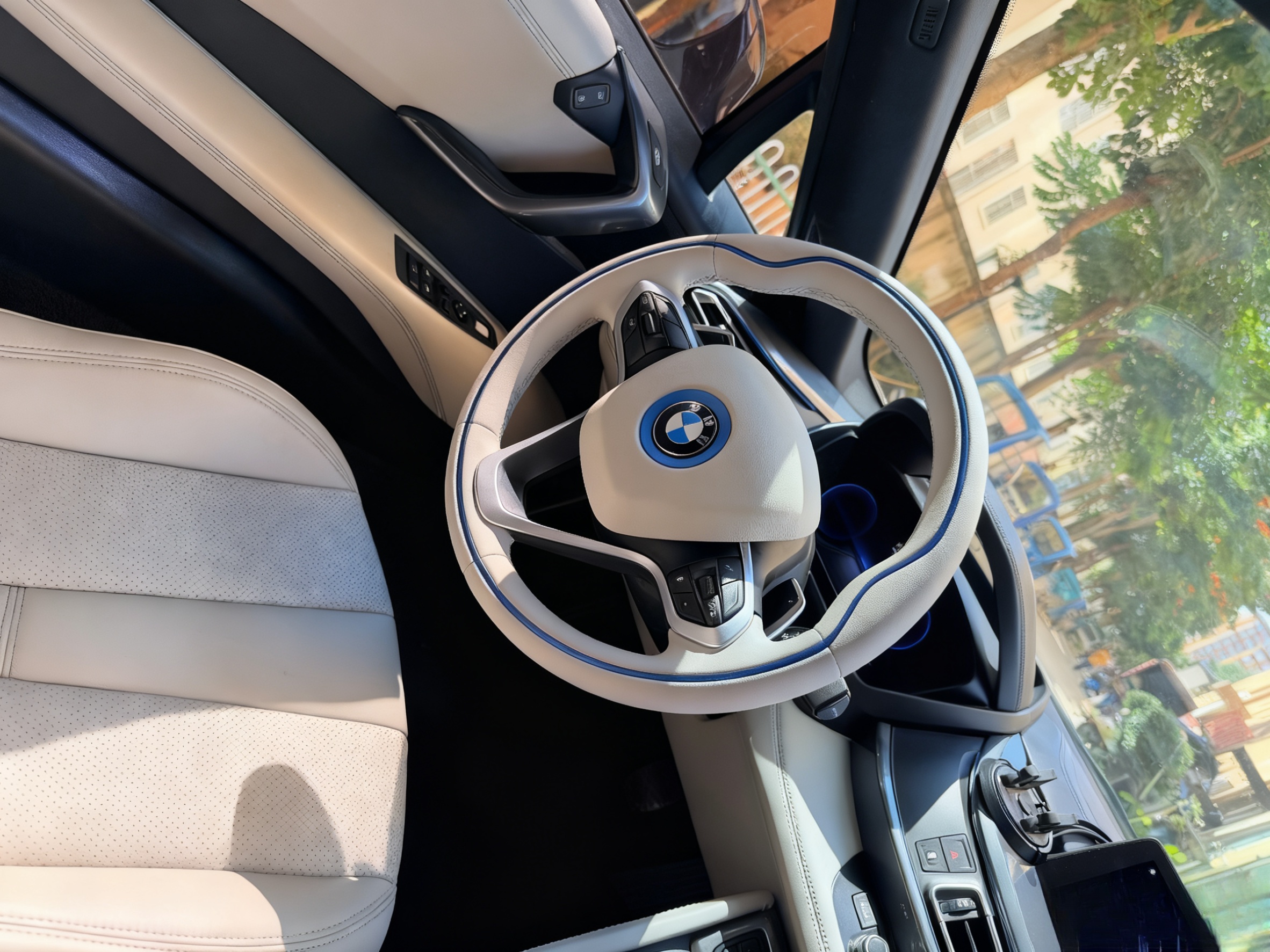 BMW i8 2015 car image #5