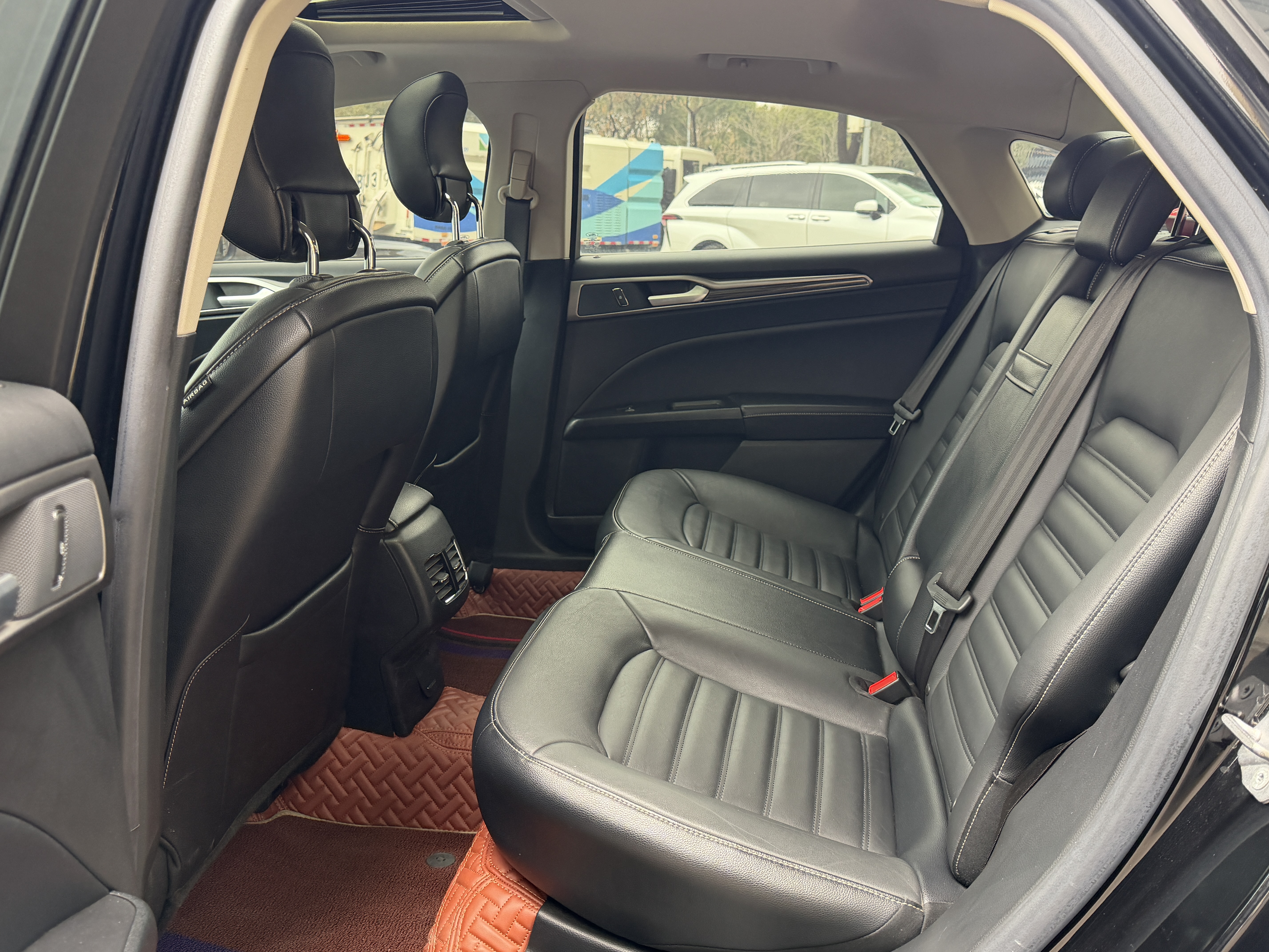 Ford Mondeo 2018 car image #5