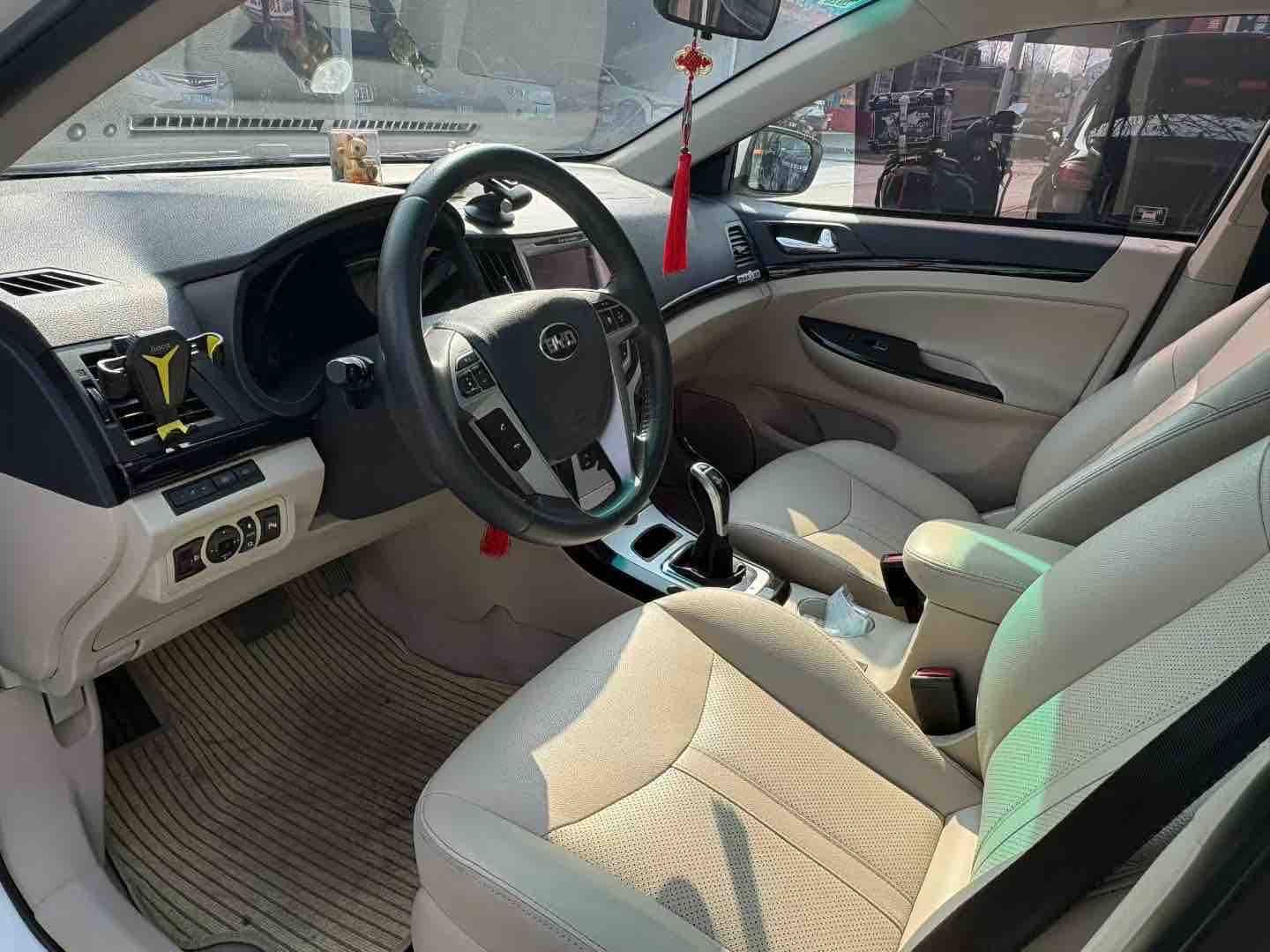 BYD e5 2018 car image #5
