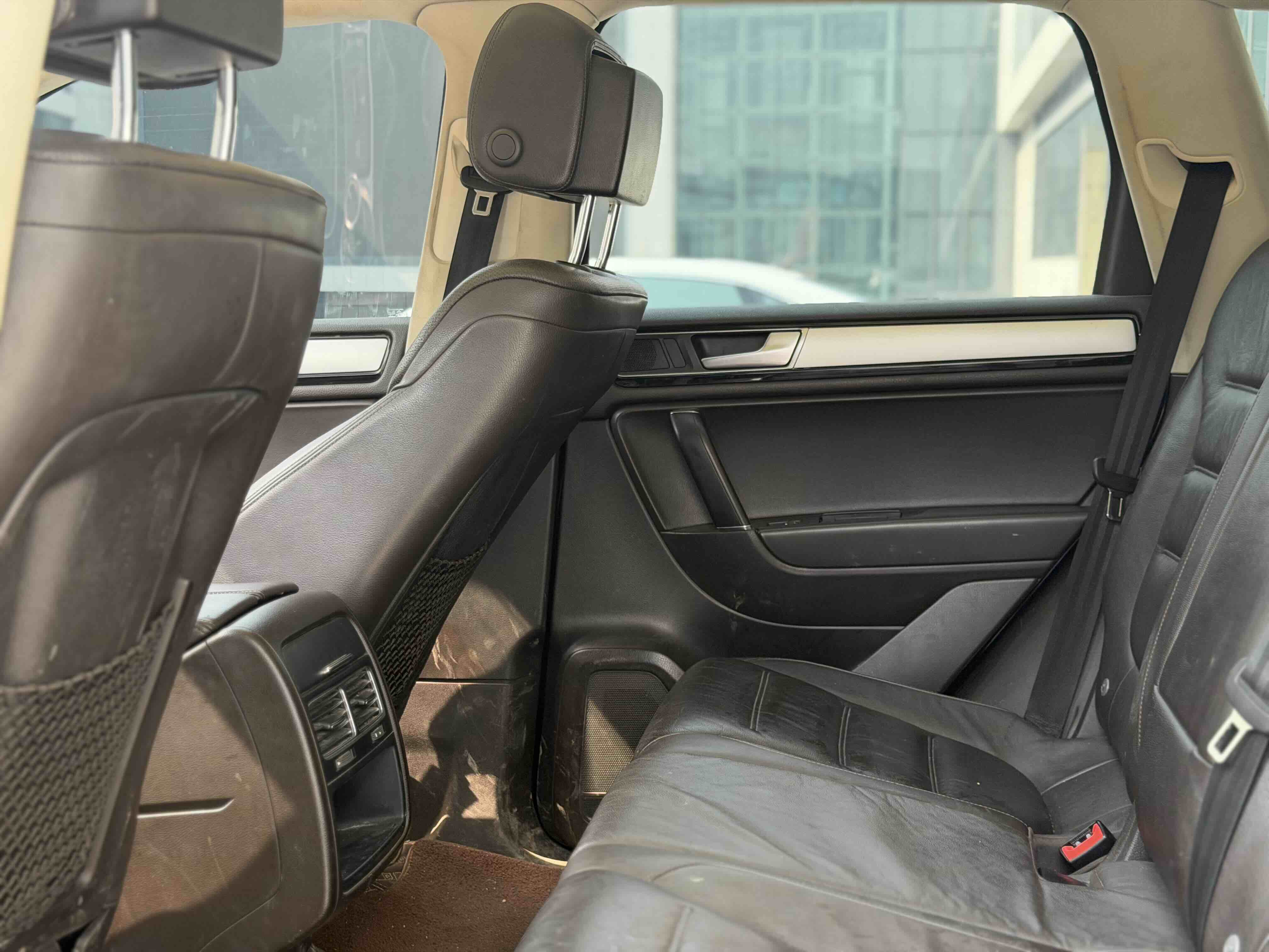 Volkswagen Touareg 2018 immagine di auto #5