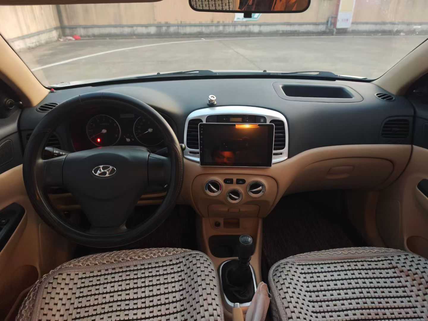 Hyundai Accent 2009 car image #5