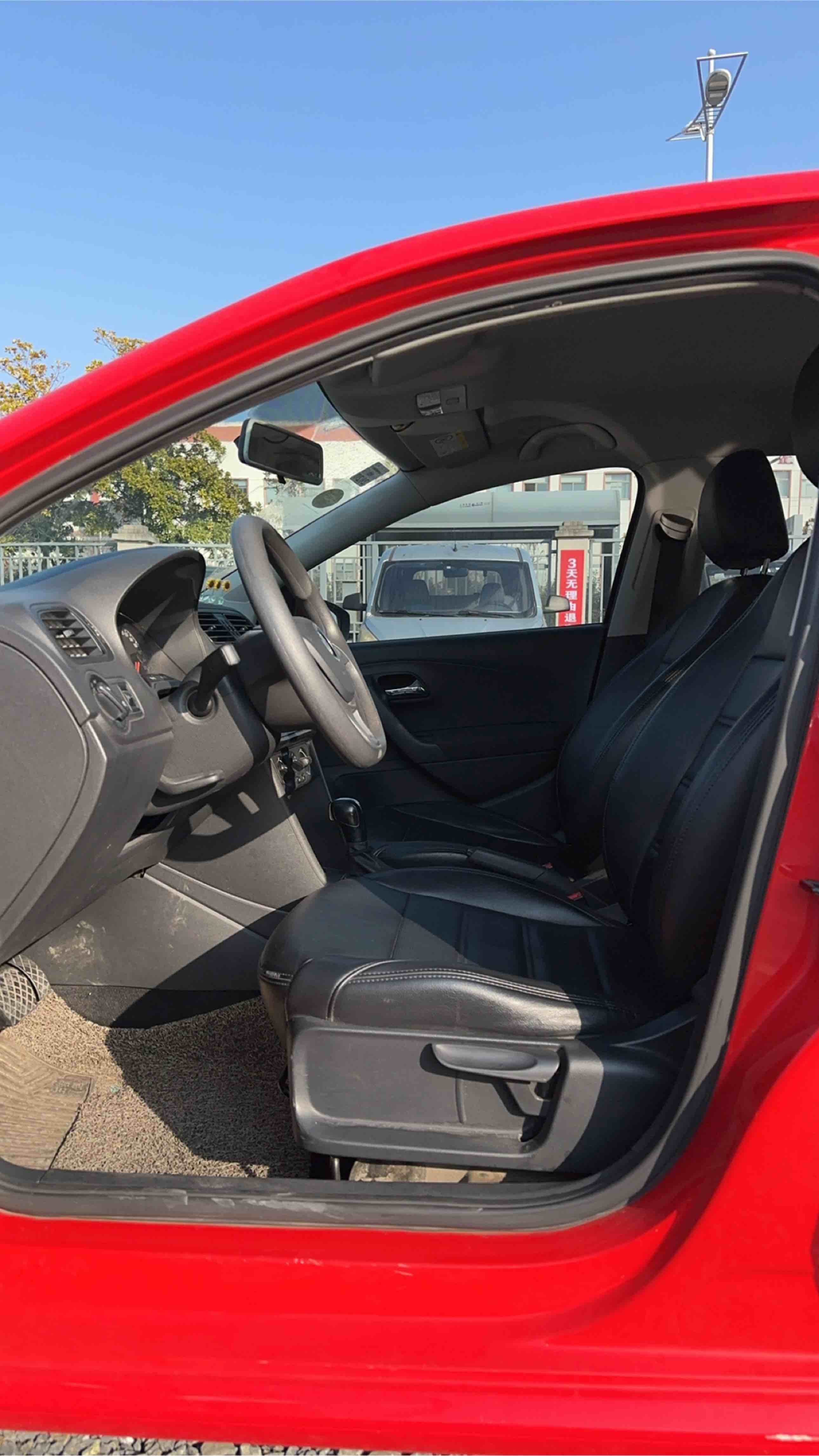 Polo 2018 car image #5
