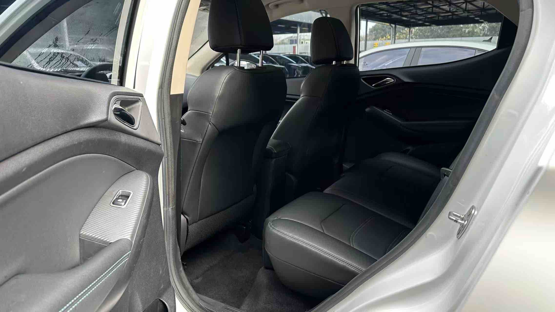 BYD Yuan New Energy 2018 car image #5