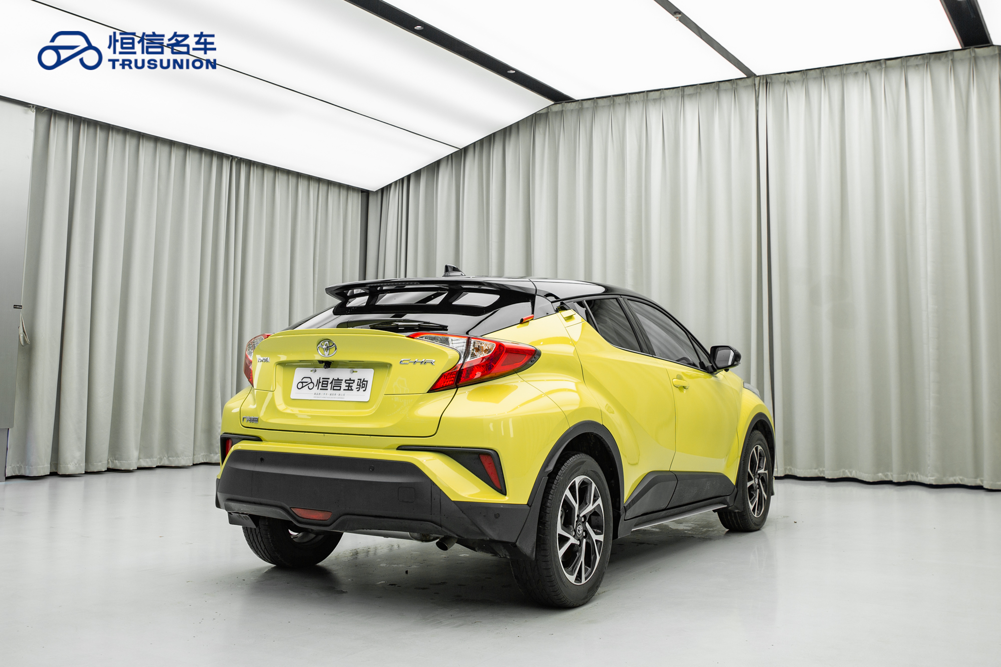 Toyota C-HR 2019 car image #5