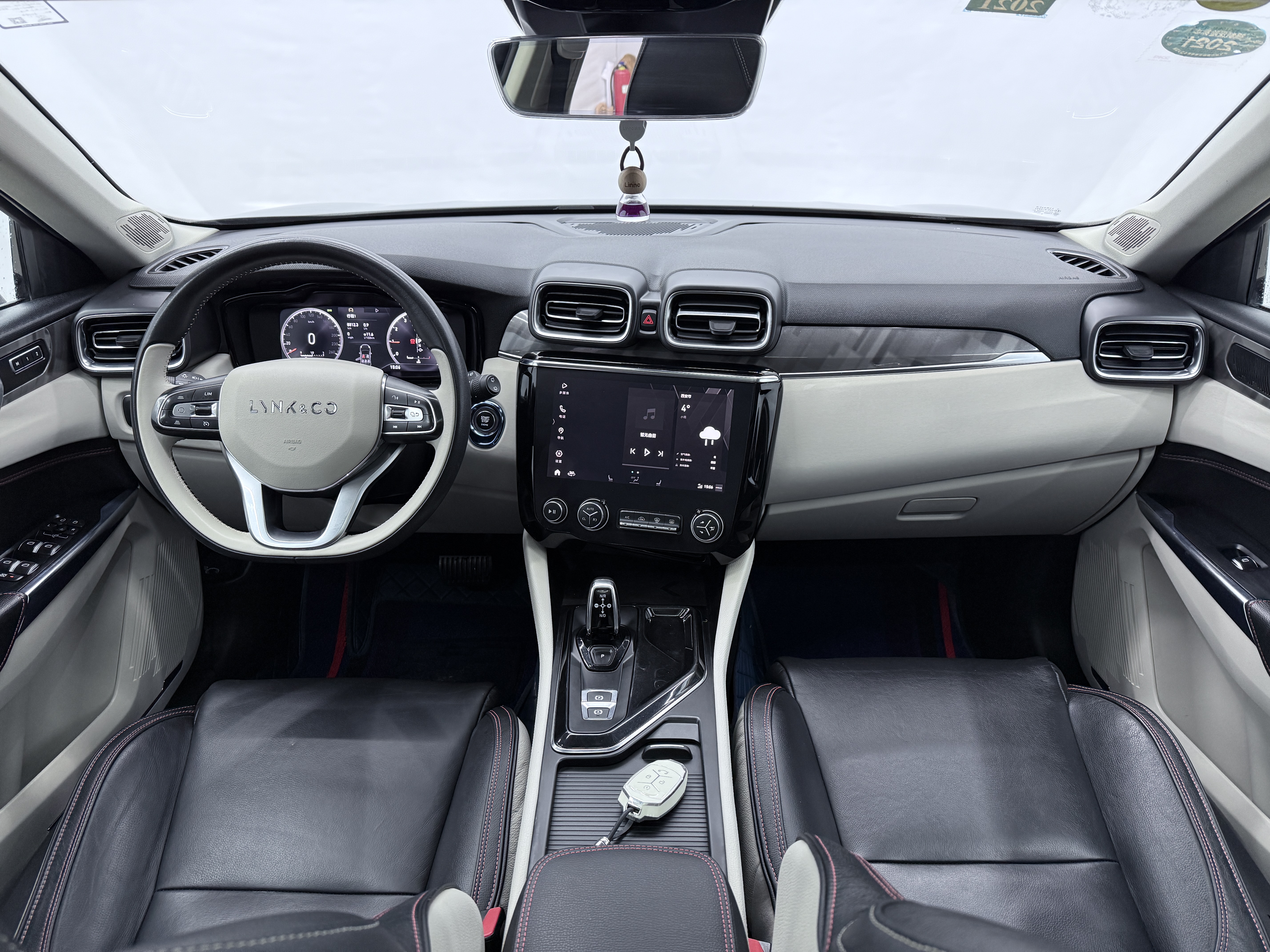 Lynk & Co 02 2019 #5 Lynk & Co 02 2019 car image #5