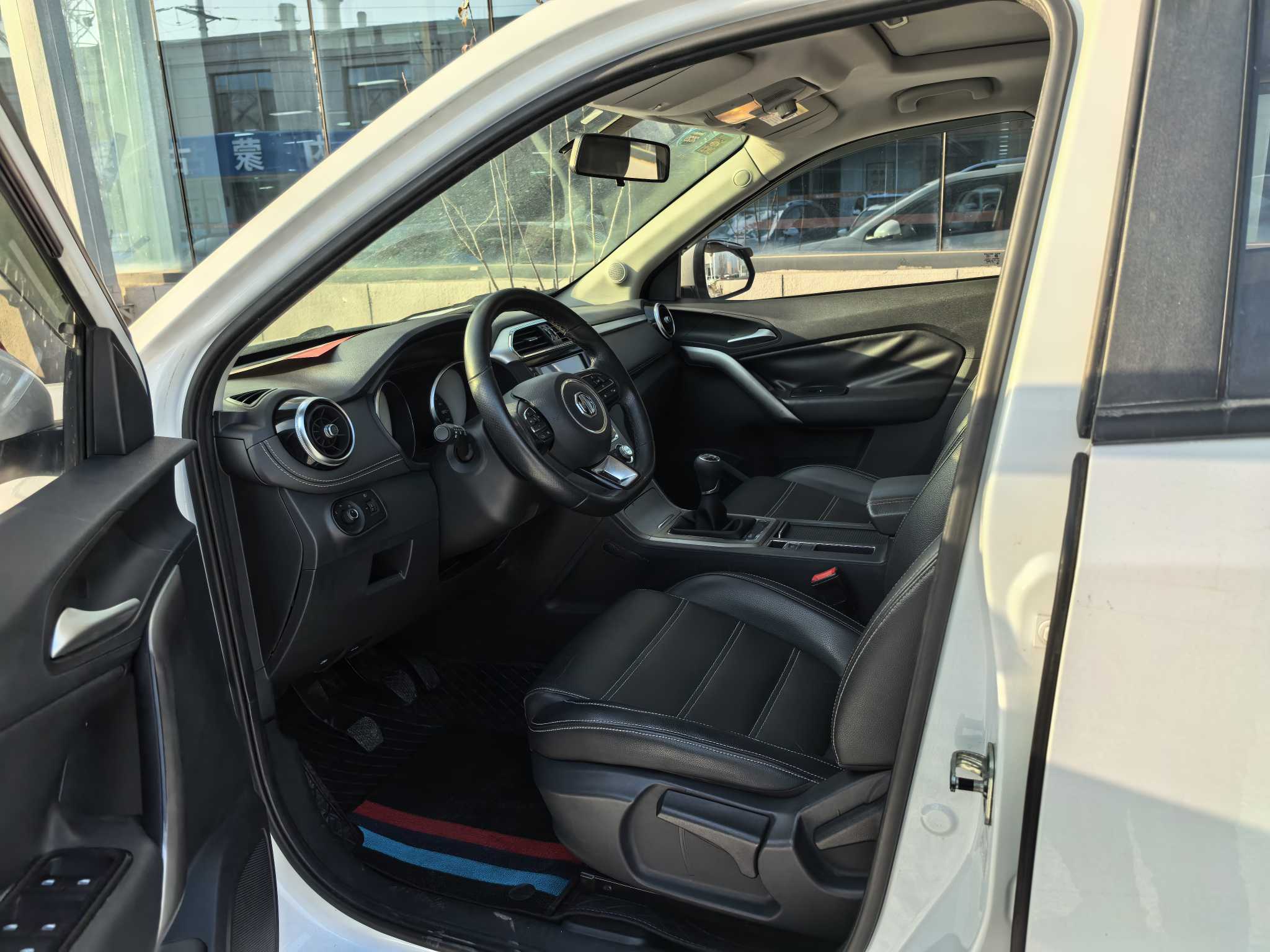 MG GS 2017 car image #5