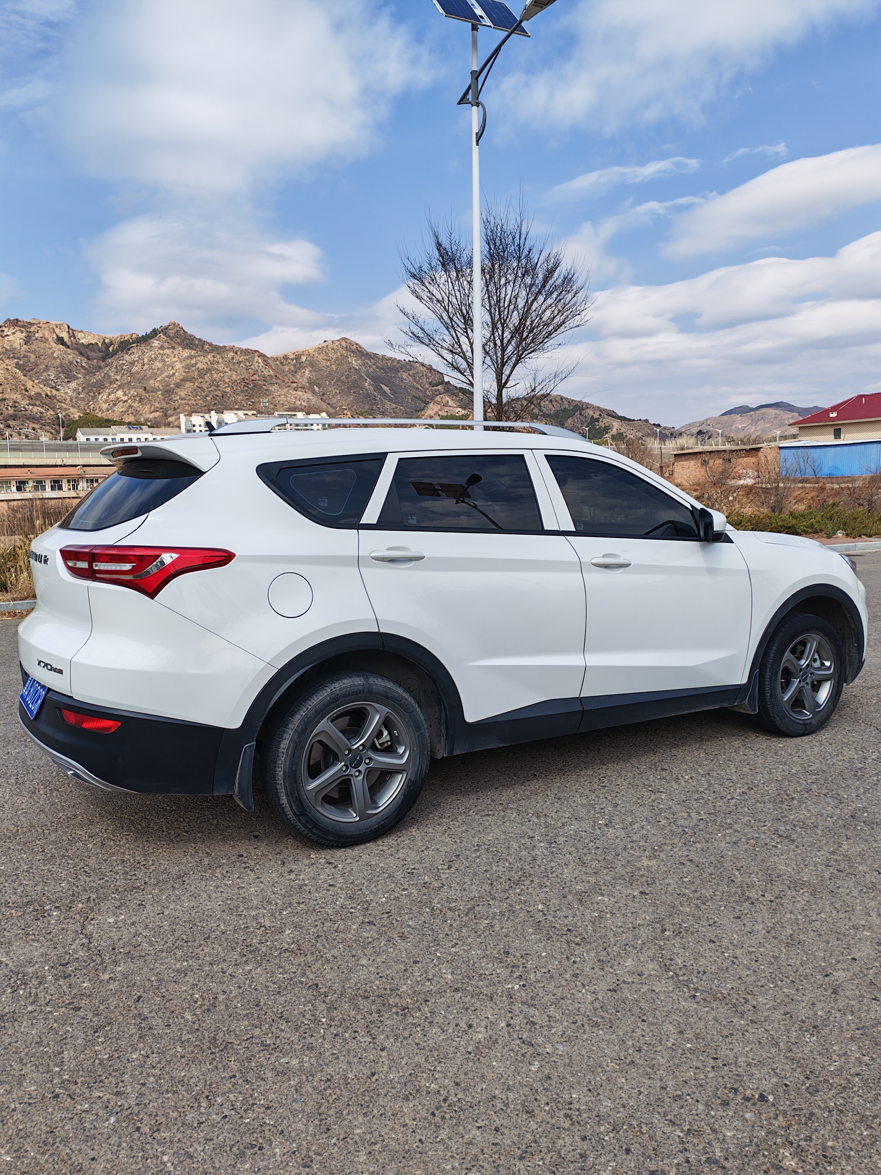 X70 2019 car image #5