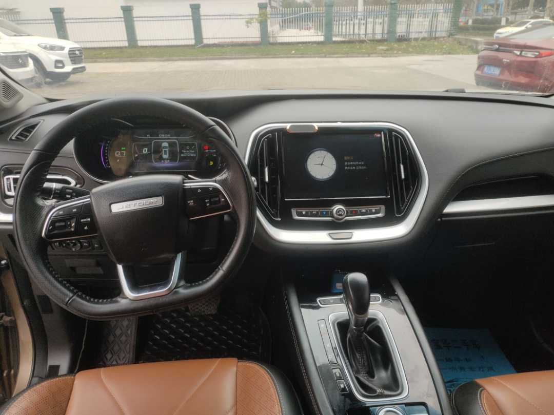 X70 2018 car image #5
