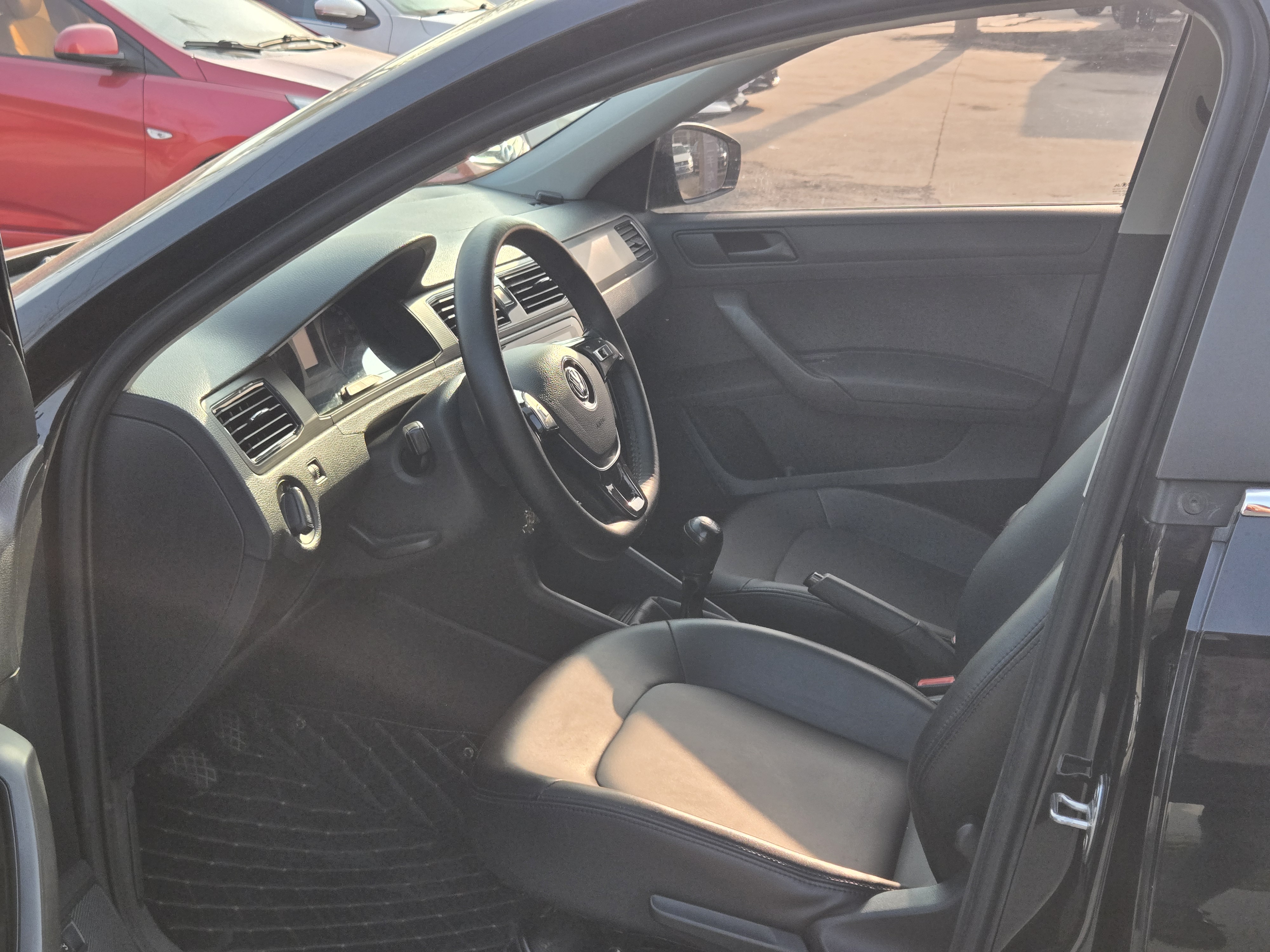 Santana 2019 car image #5