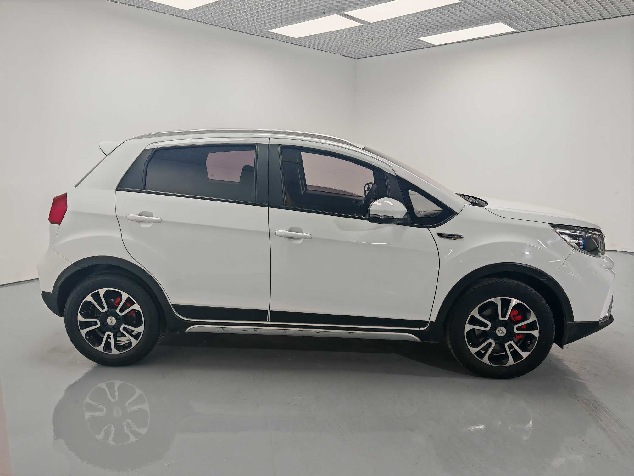 Vision X3 2019 immagine di auto #5