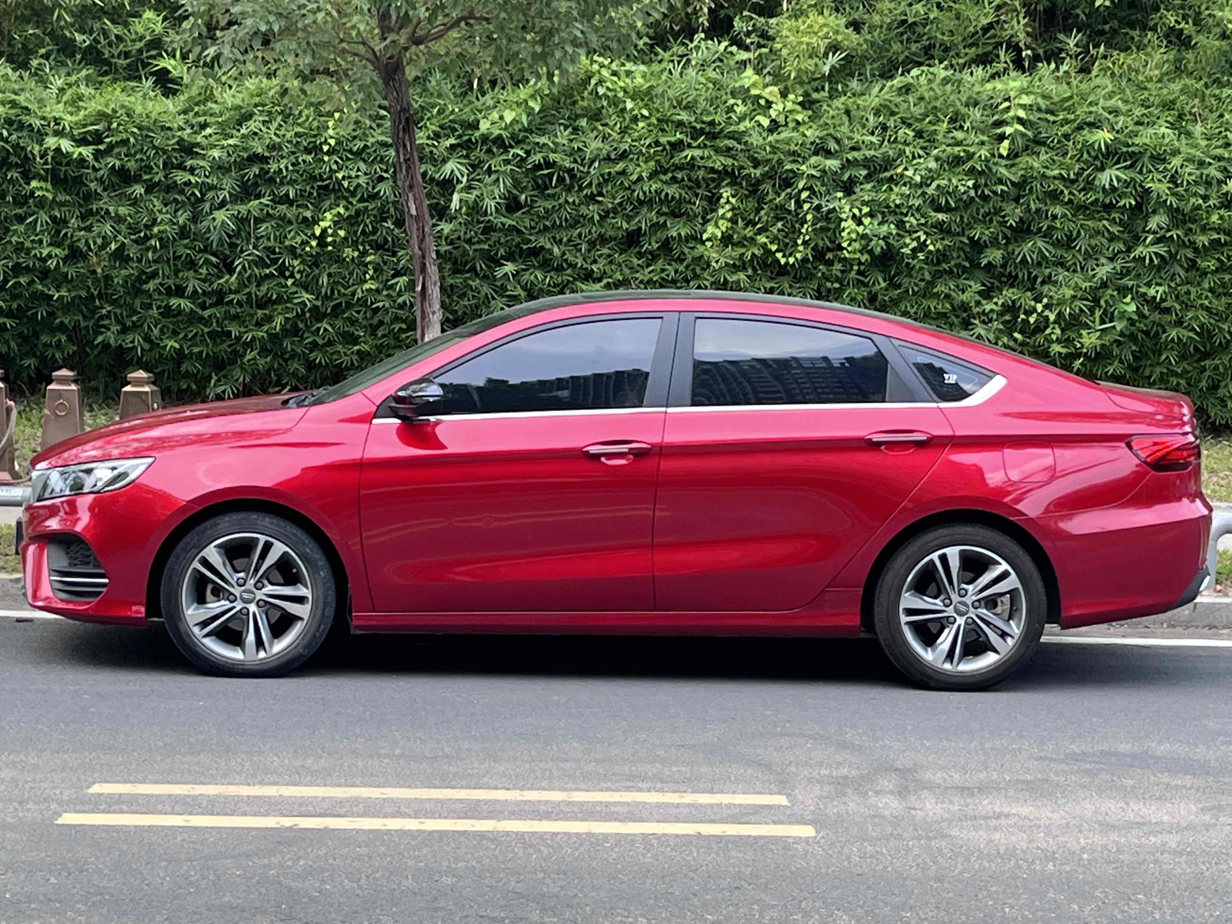 GEELY Binray 2018 immagine di auto #5