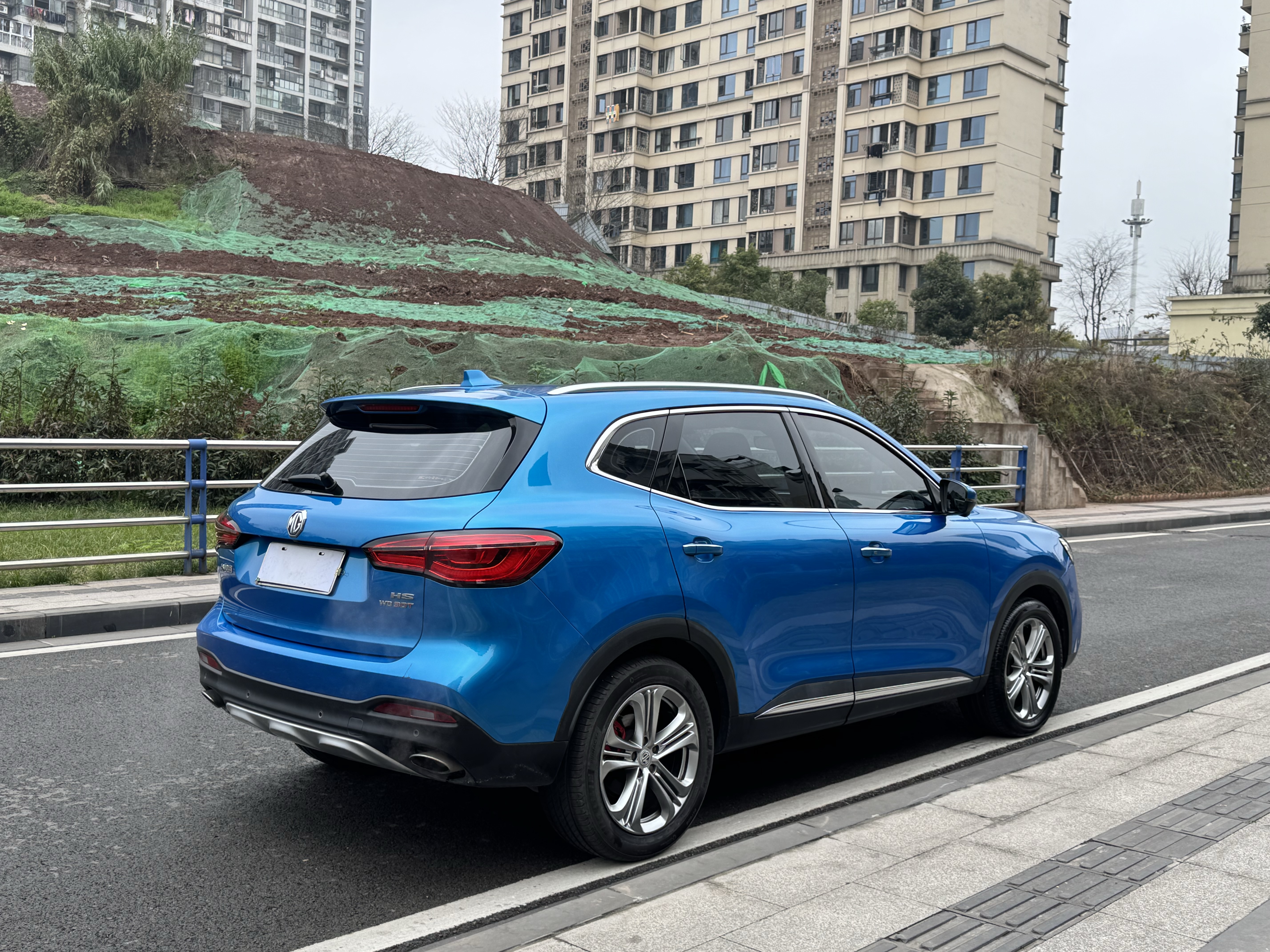 MG HS 2018 car image #5