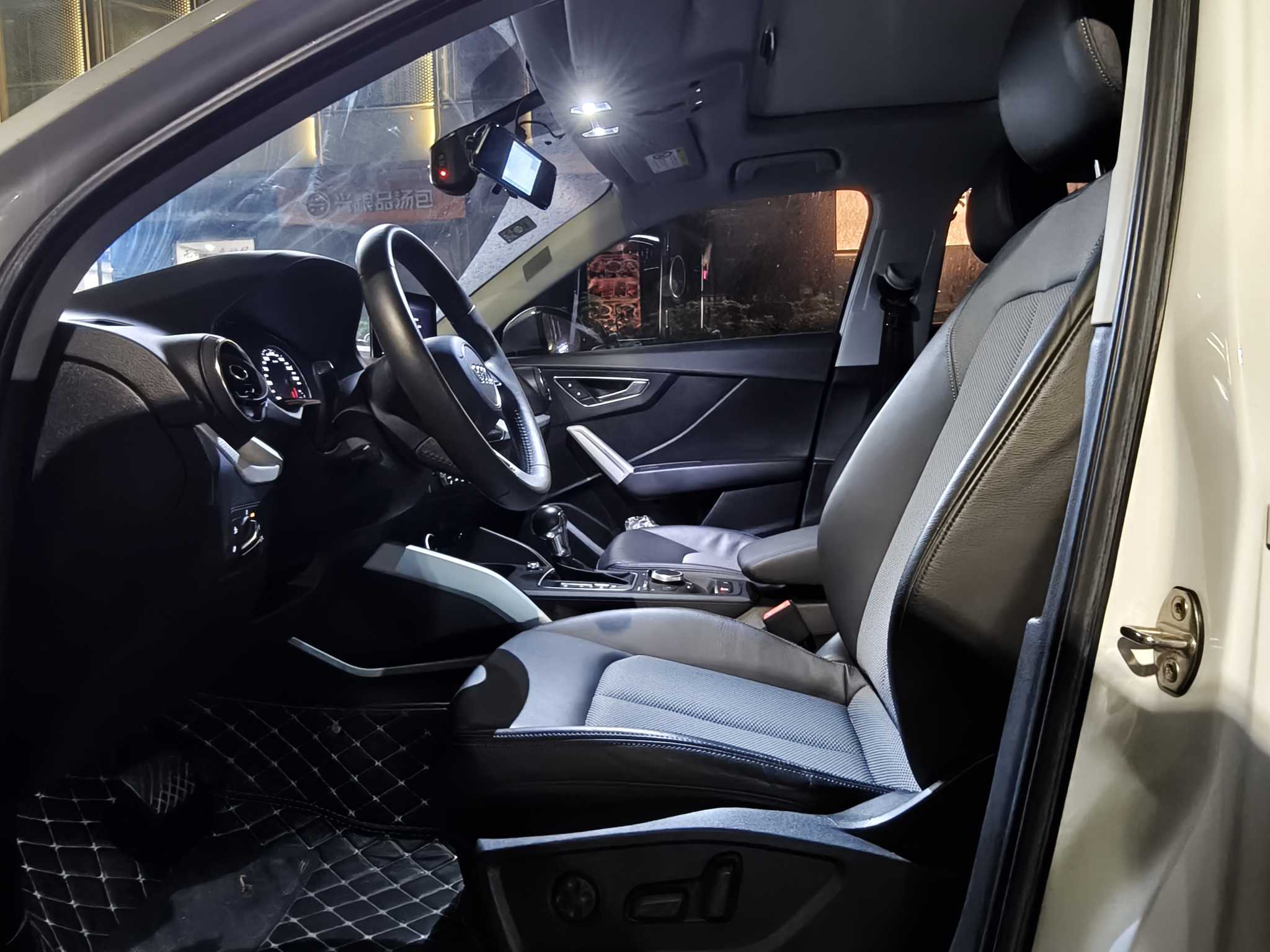 Audi Q2L 2019 imagen de coche #5