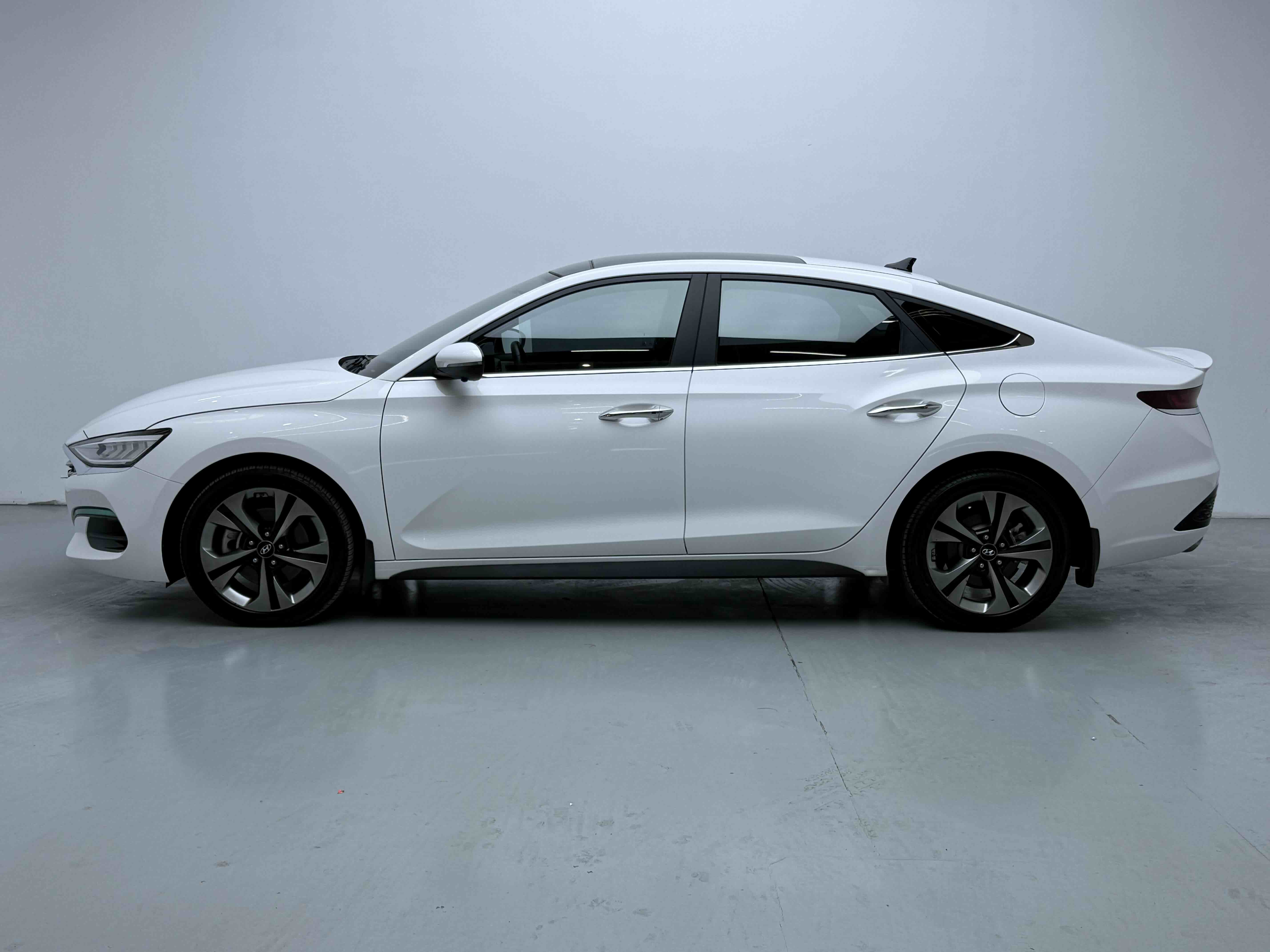 Hyundai Lafesta 2021 #5 Hyundai Lafesta 2021 car image #5