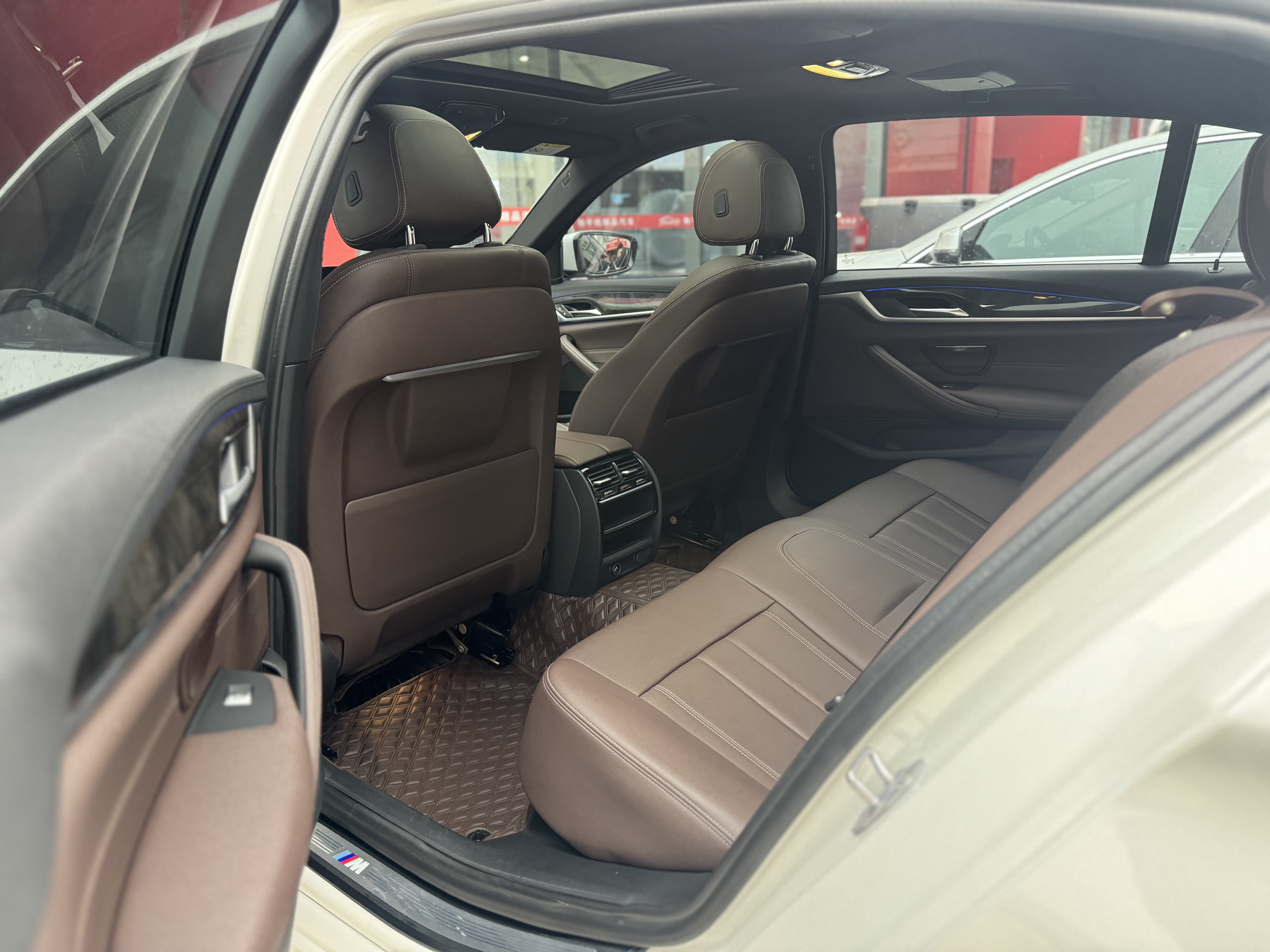 BMW 5 Series 2019 car image #5