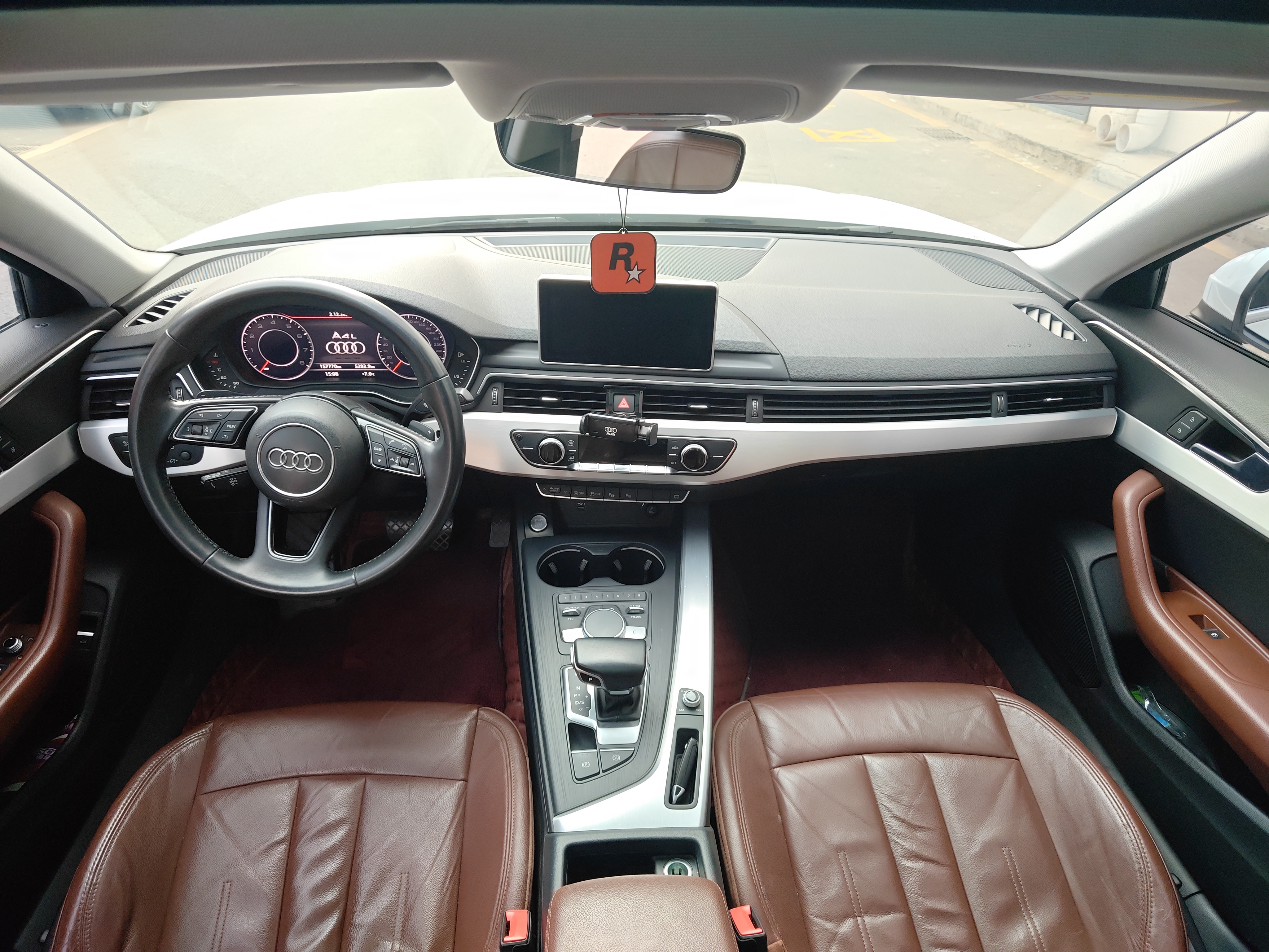 Audi A4L 2019 car image #5