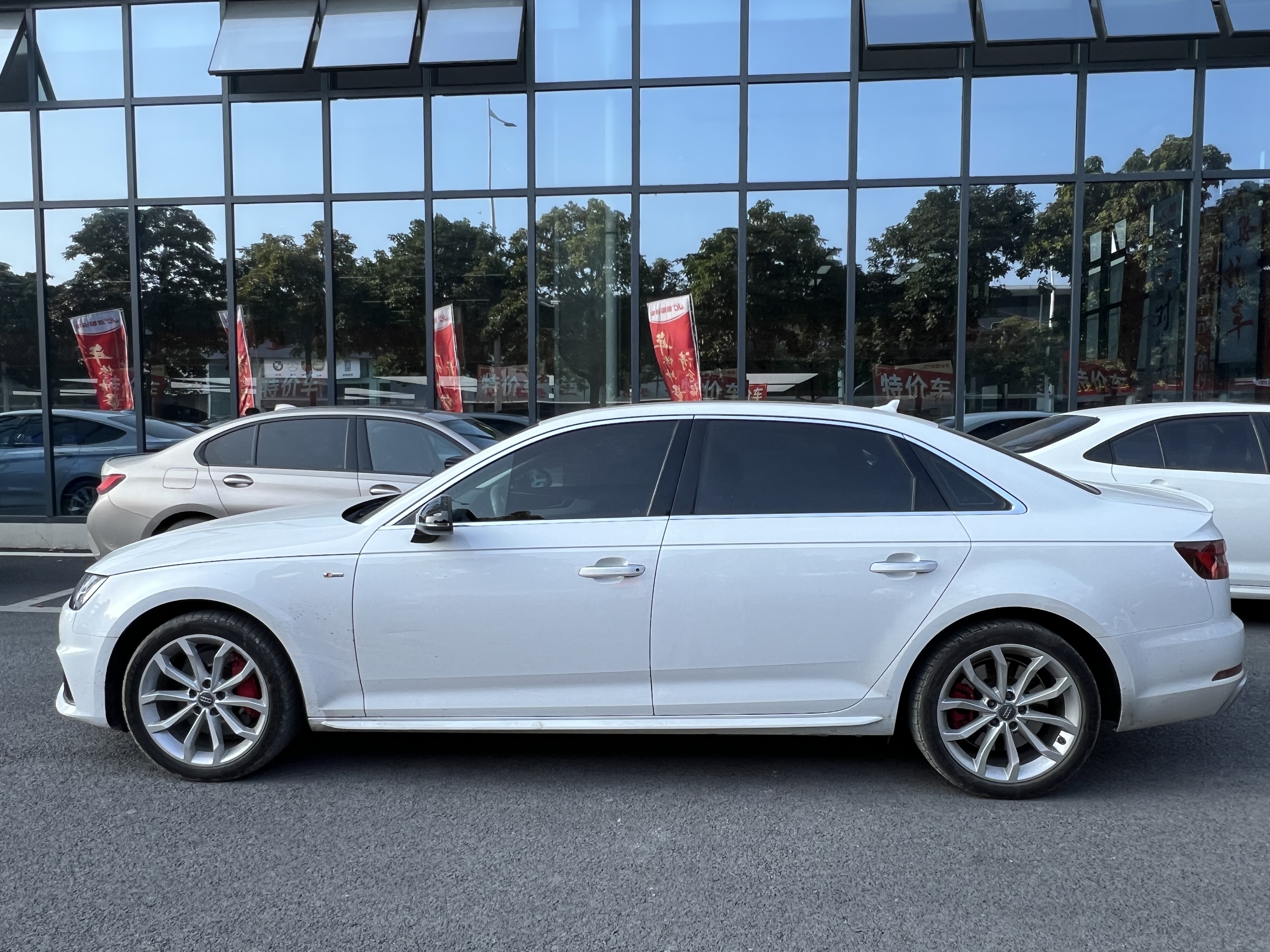 Audi A4L 2019 #5 Audi A4L 2019 immagine di auto #5
