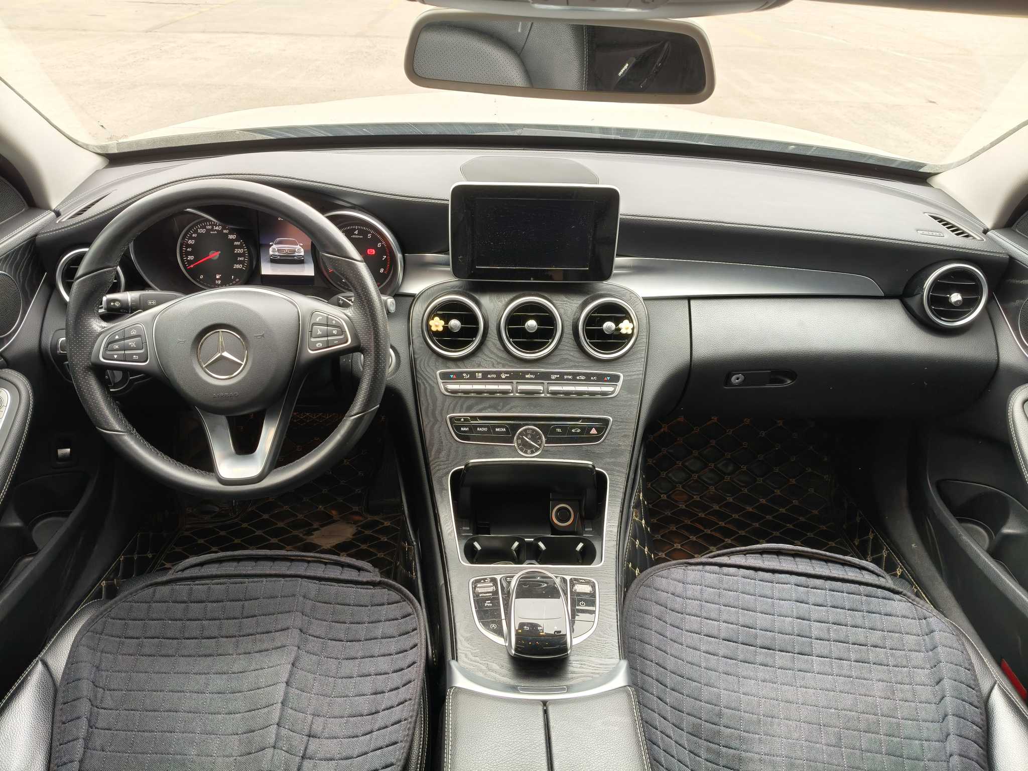 Mercedes-Benz C Class 2018 car image #5