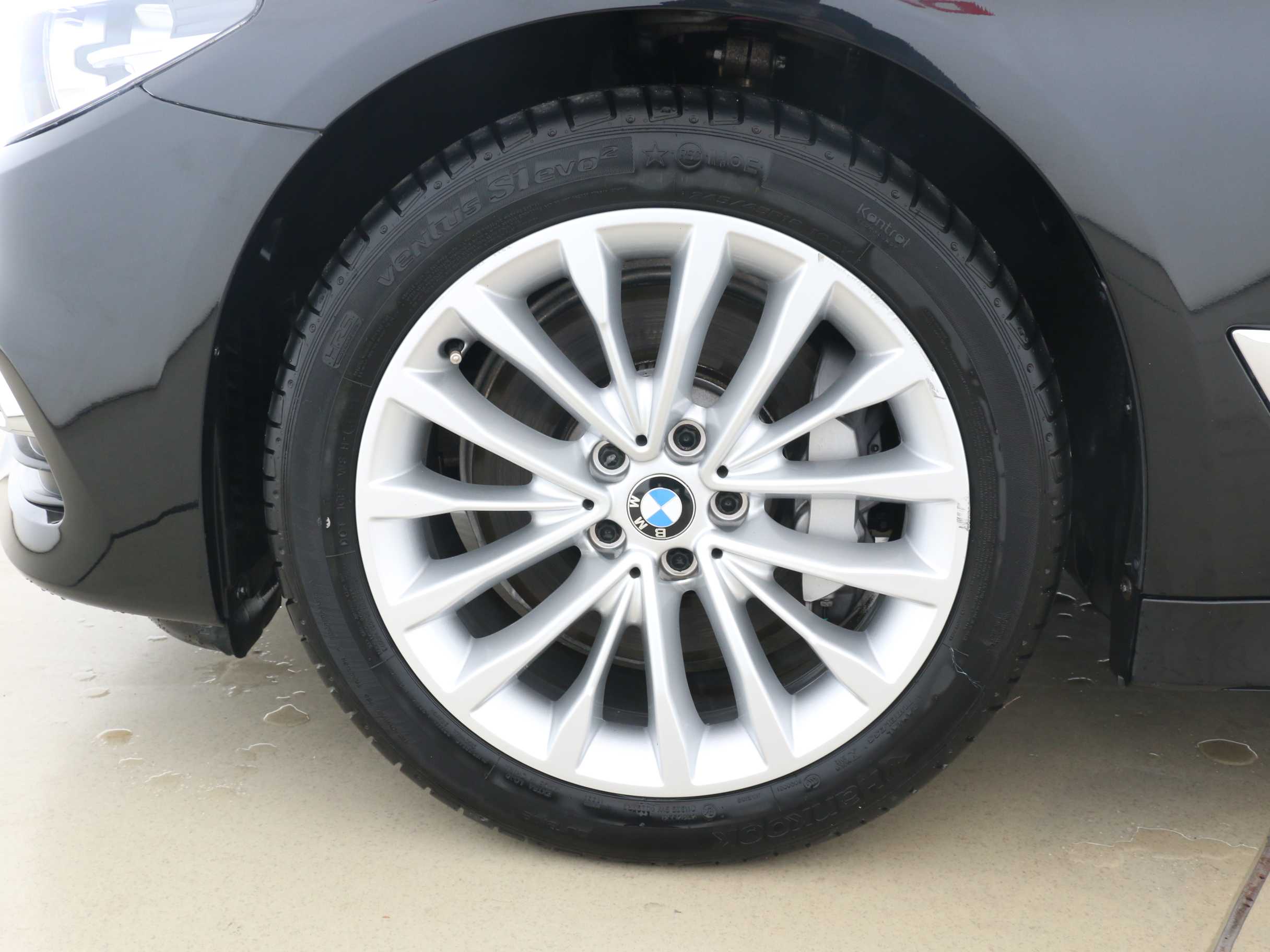 BMW 5 Series 2019 car image #5