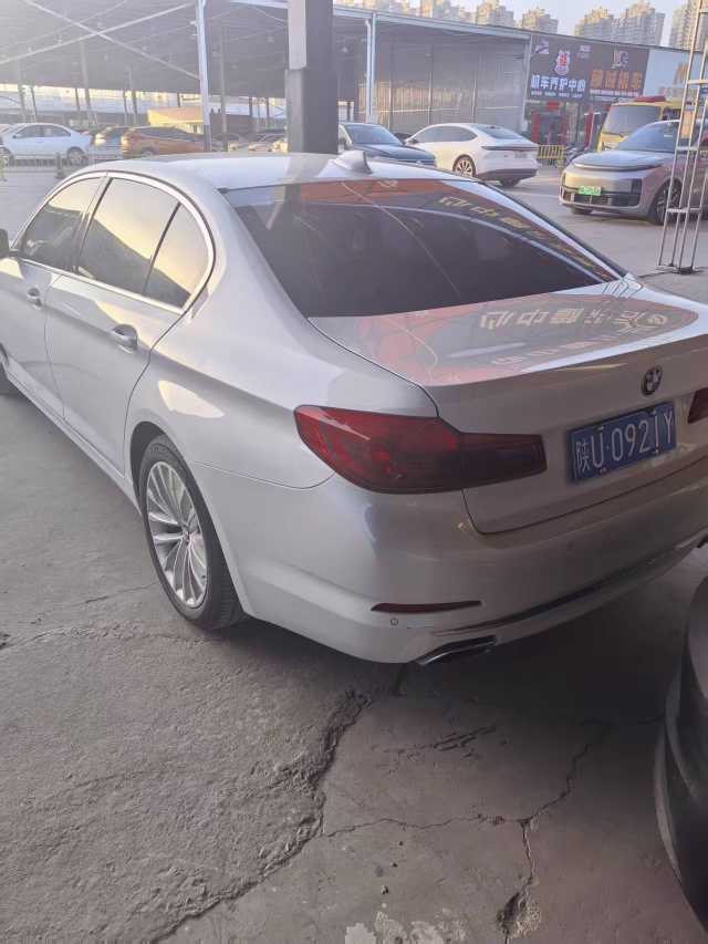 BMW 5 Series 2019 car image #5